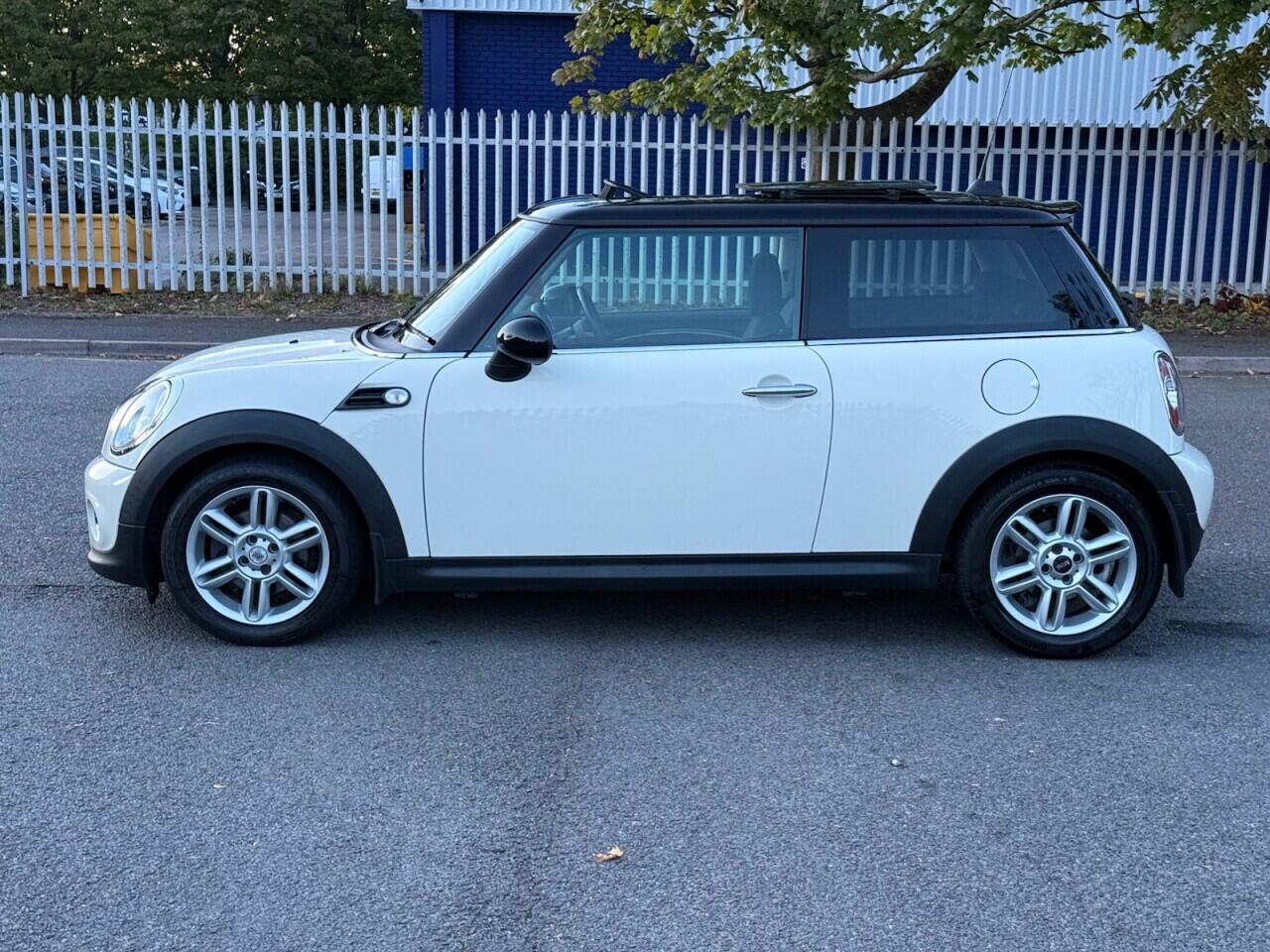 Mini Hatch view 4