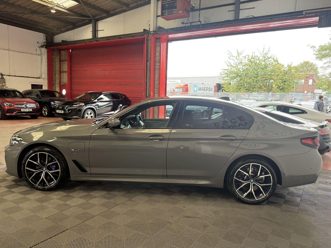BMW 5 Series view 6