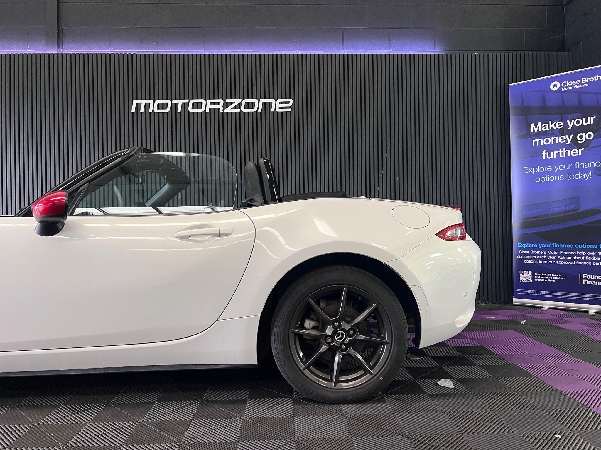 Mazda MX-5 view 15