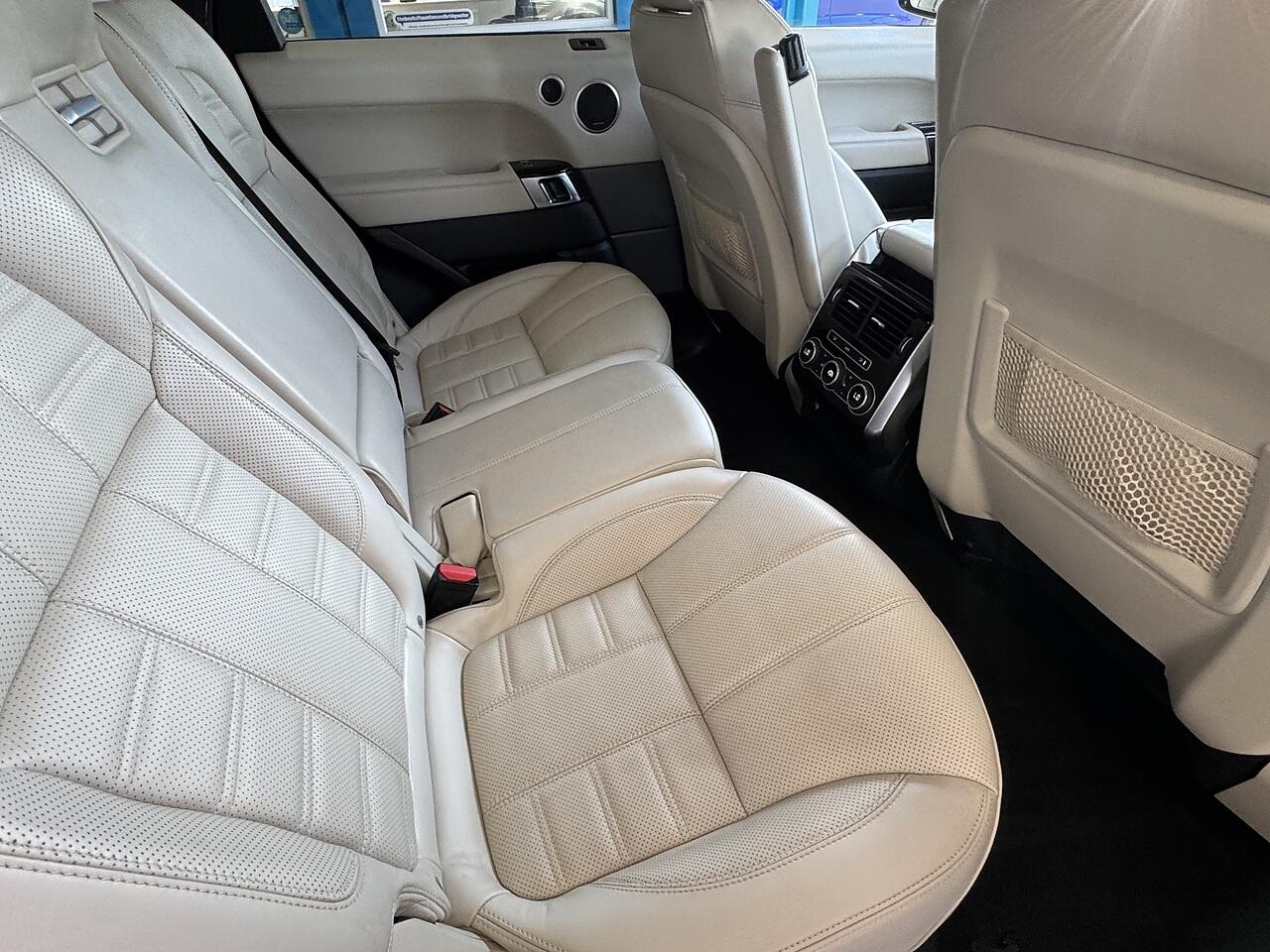 Land Rover Range Rover Sport view 13