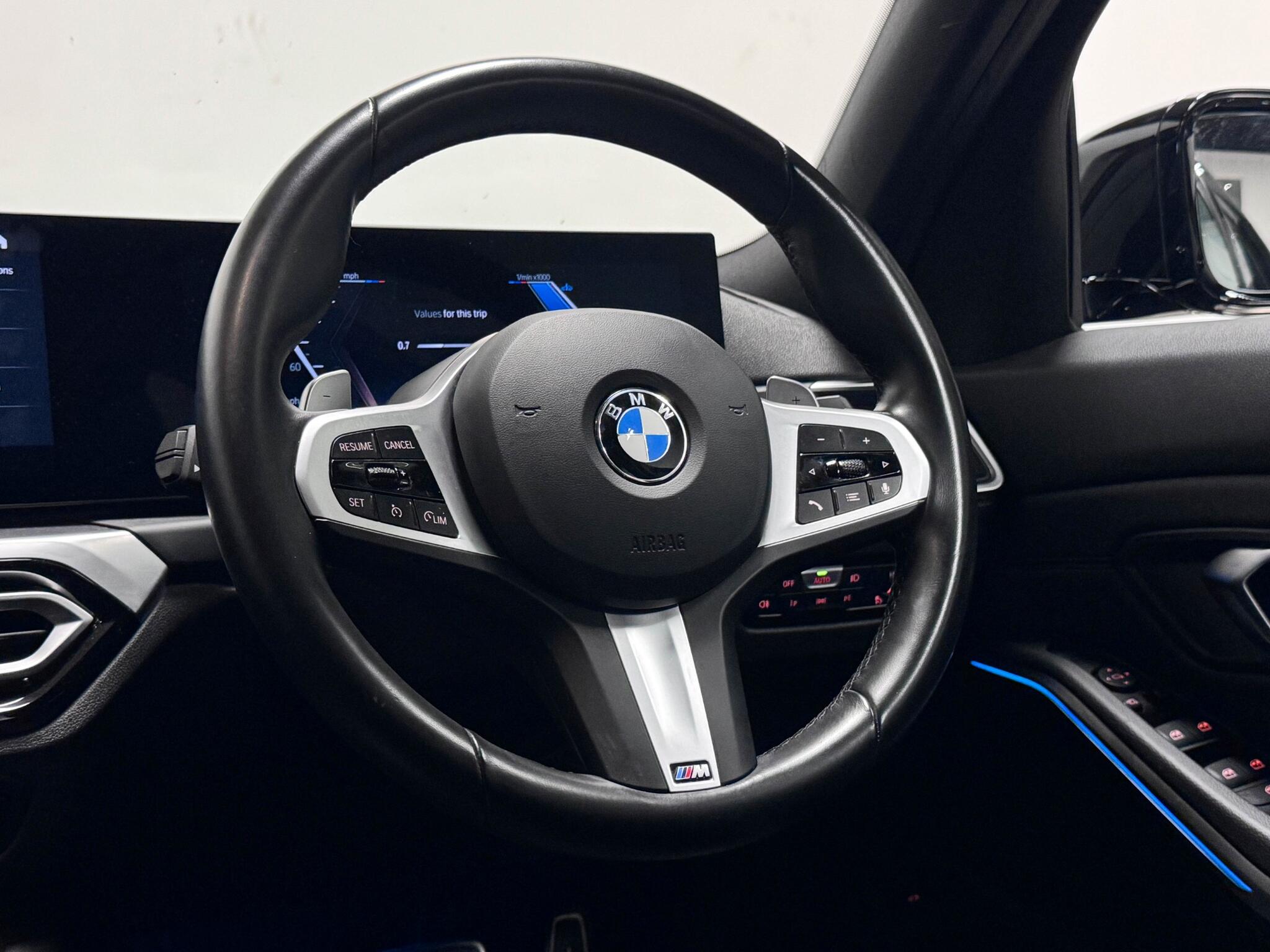 BMW 3 Series view 14