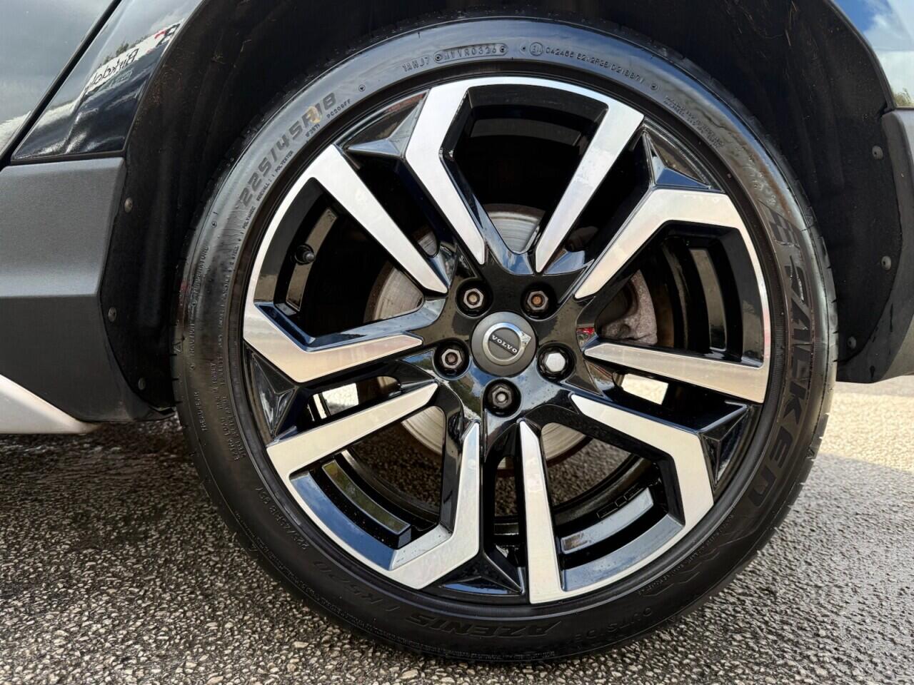 Volvo V40 Cross Country view 38