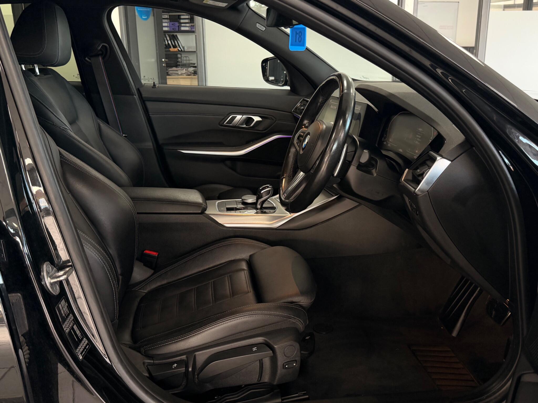 BMW 3 Series view 17