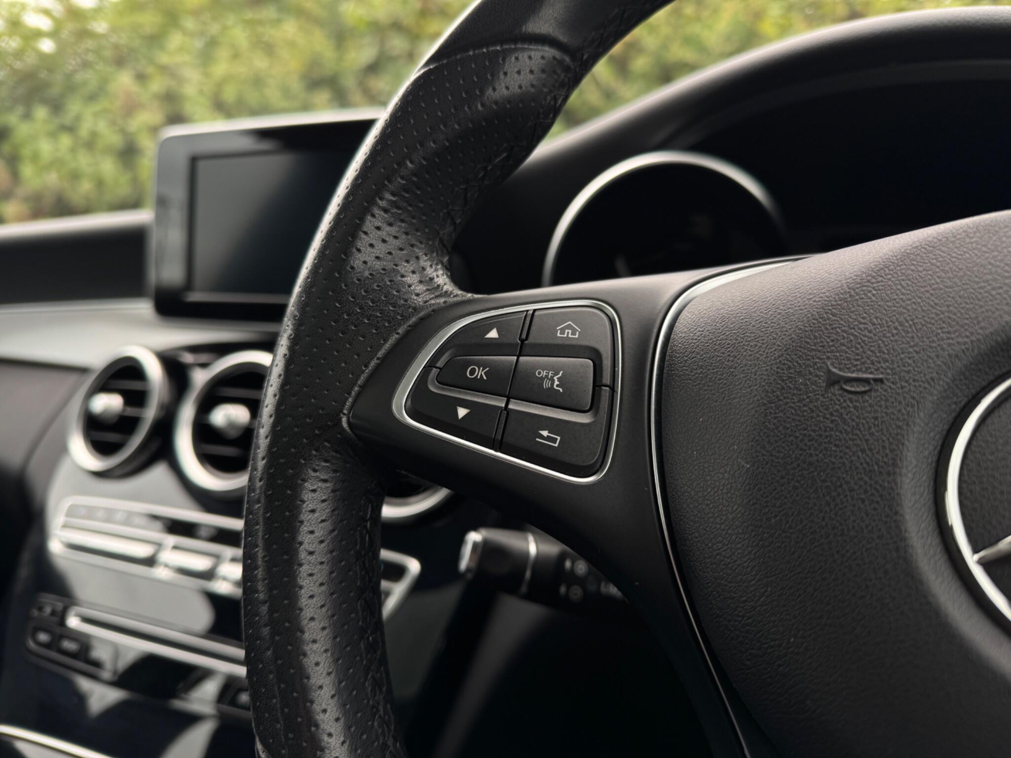 Mercedes-Benz C-Class view 28