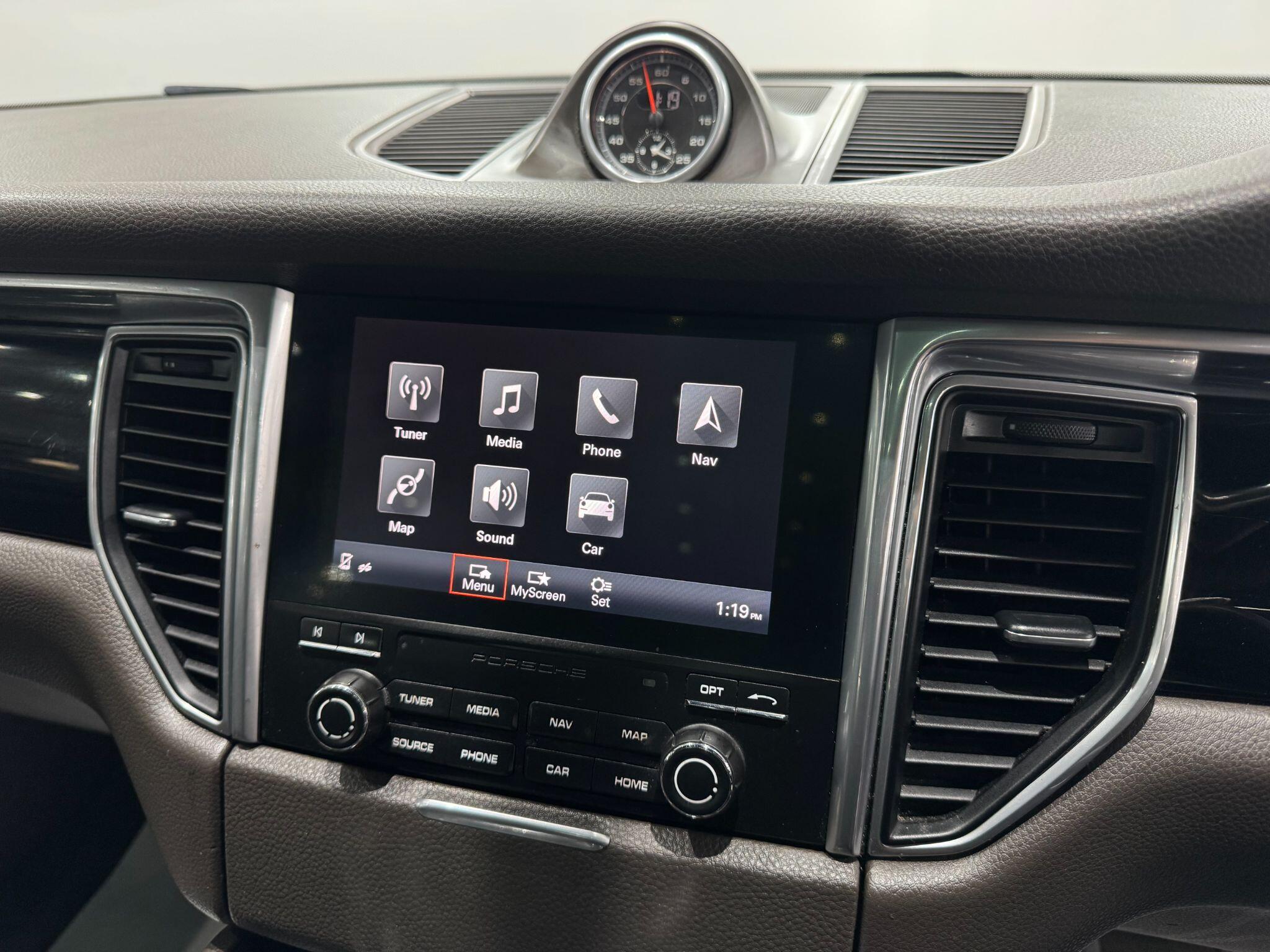 Porsche Macan view 36