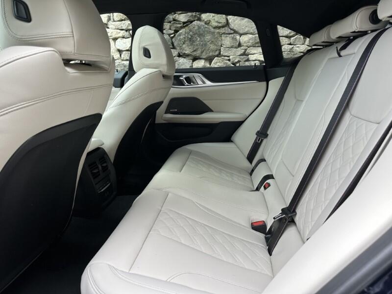 BMW i4 view 43