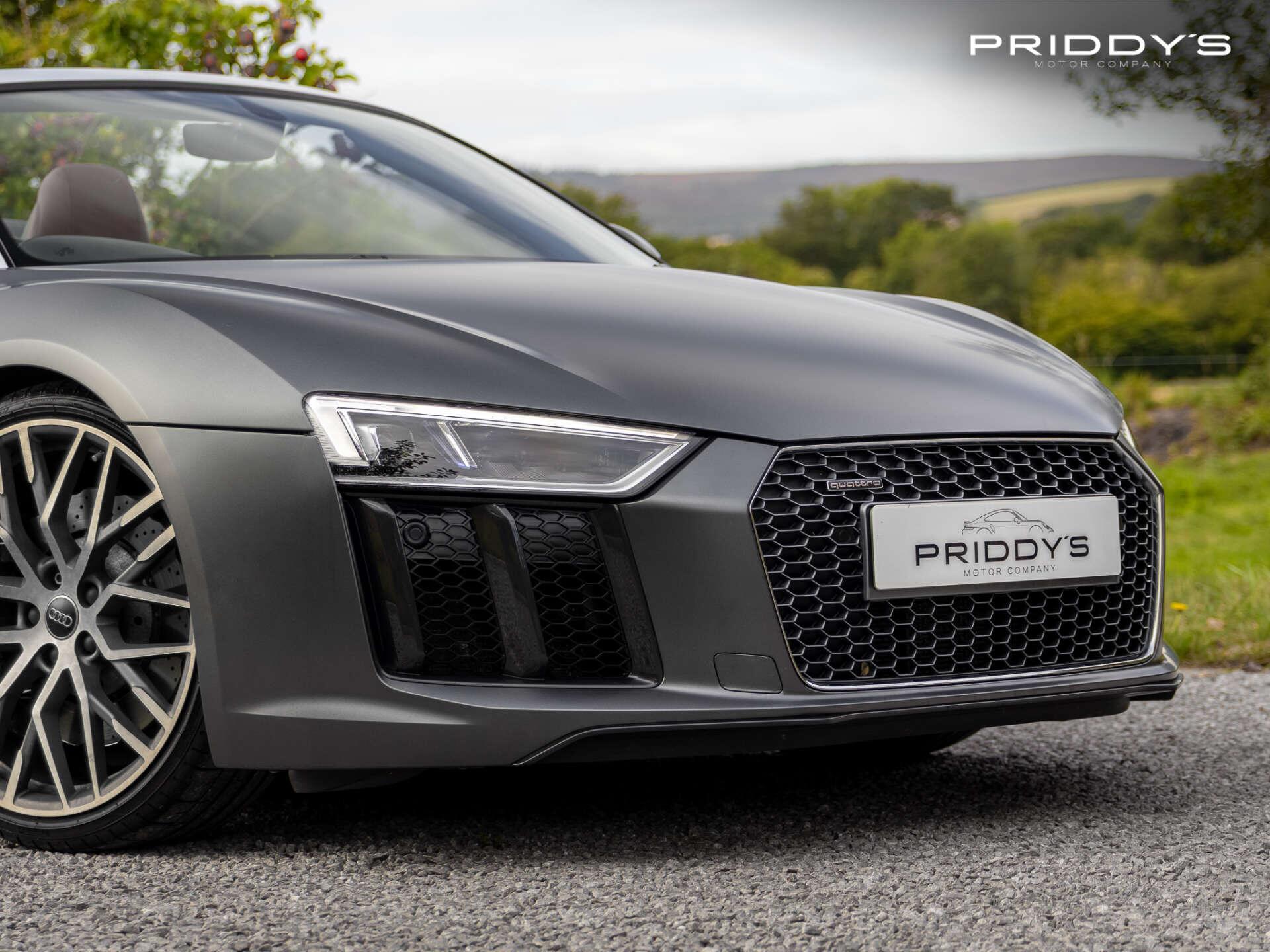 Audi R8 view 48