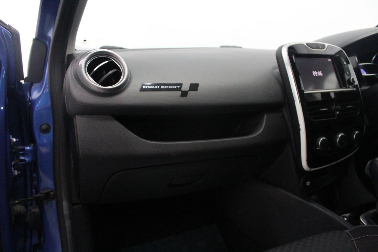 Renault Clio view 31