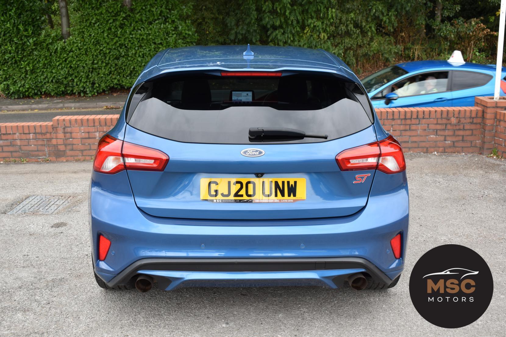 Ford Focus view 15