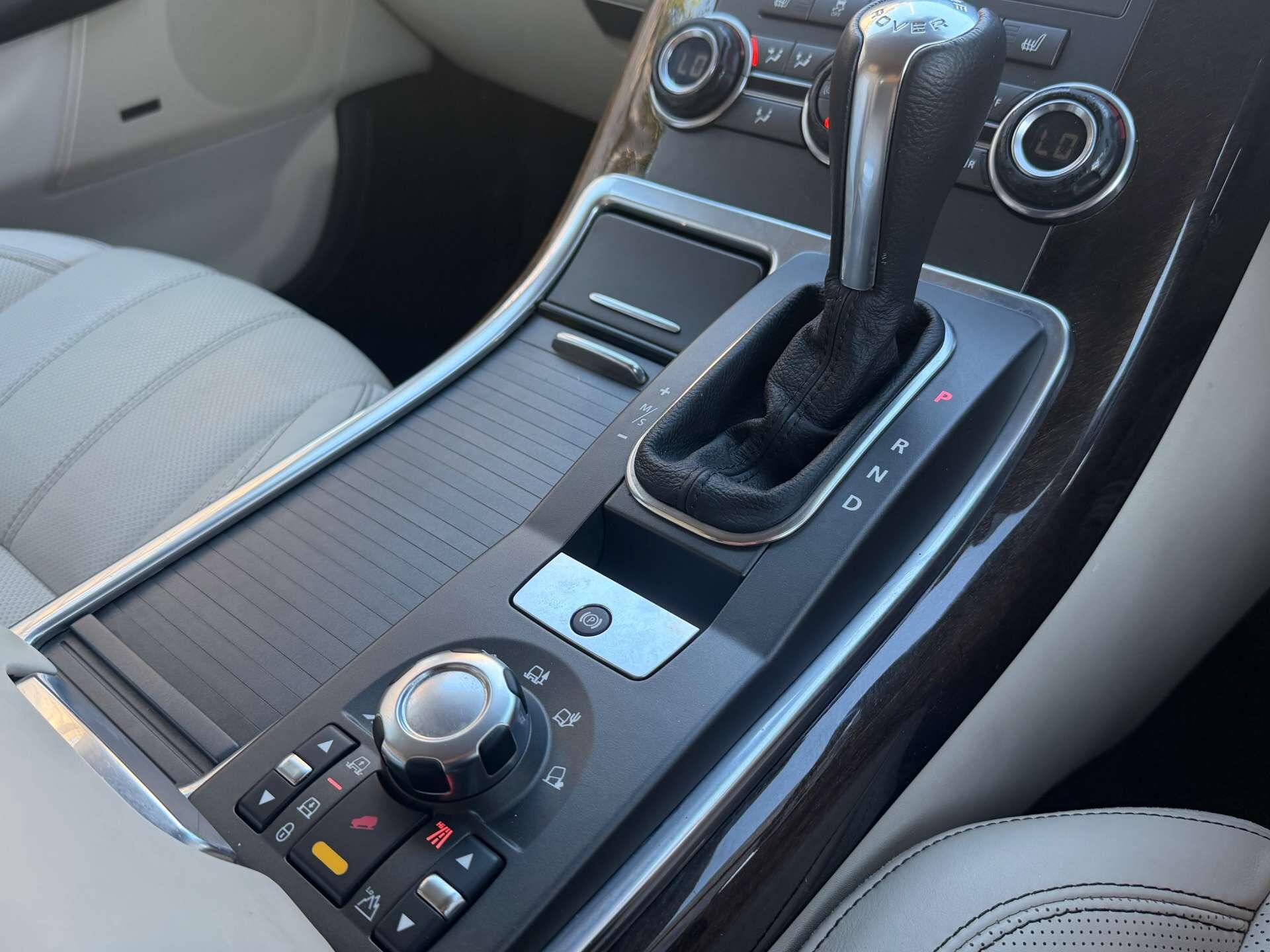 Land Rover Range Rover Sport view 18