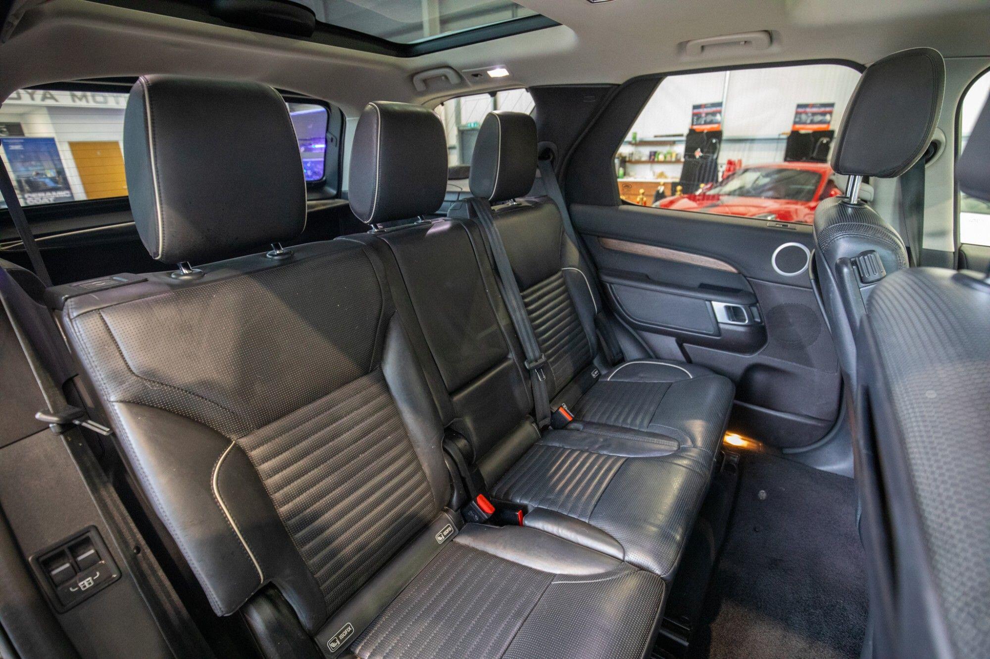Land Rover Discovery view 14