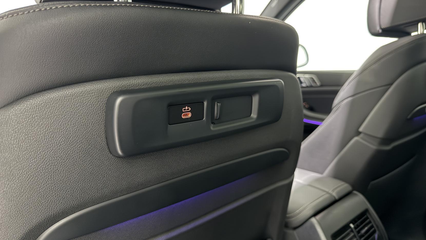 BMW X5 view 35