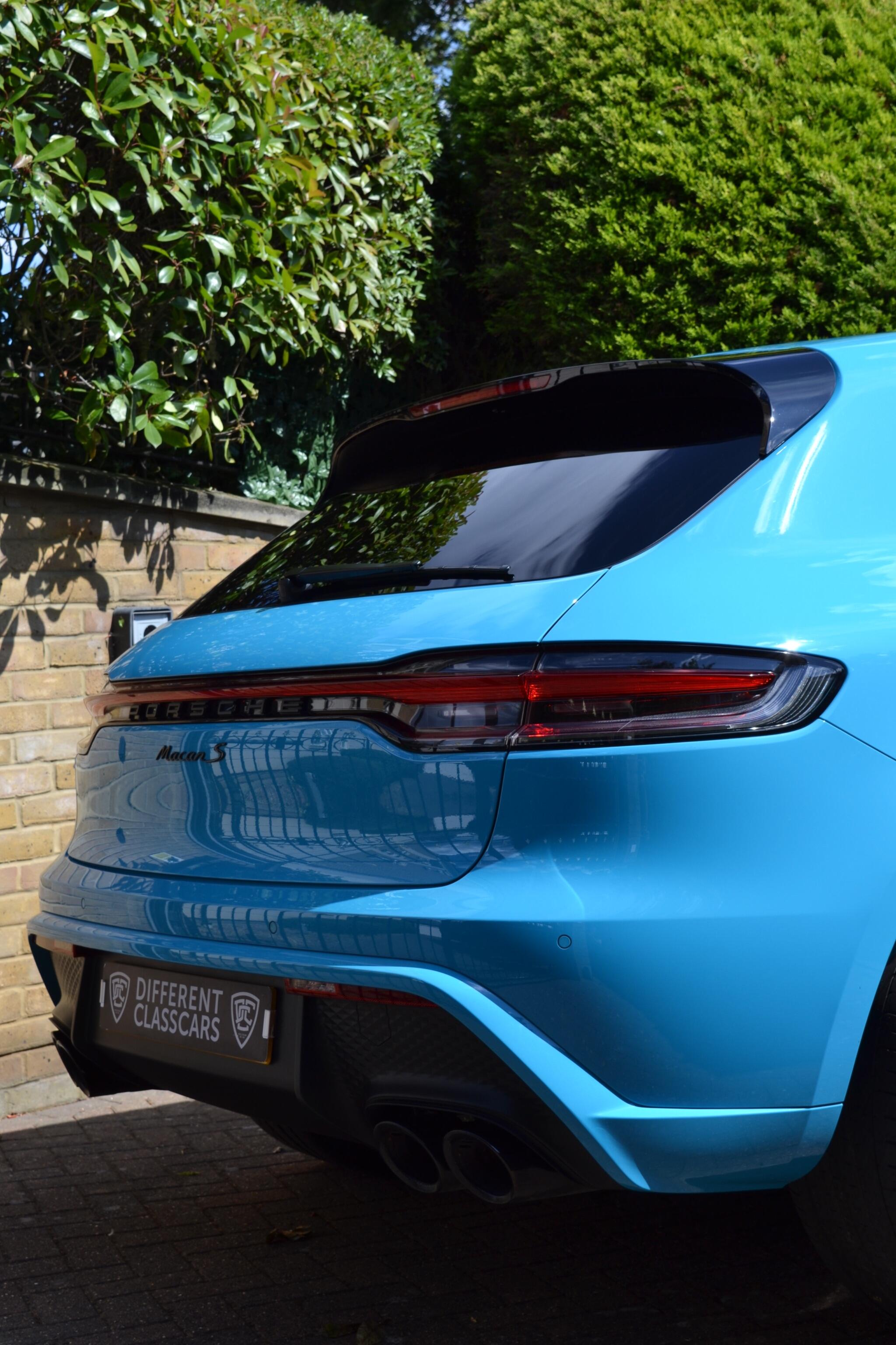 Porsche Macan view 28
