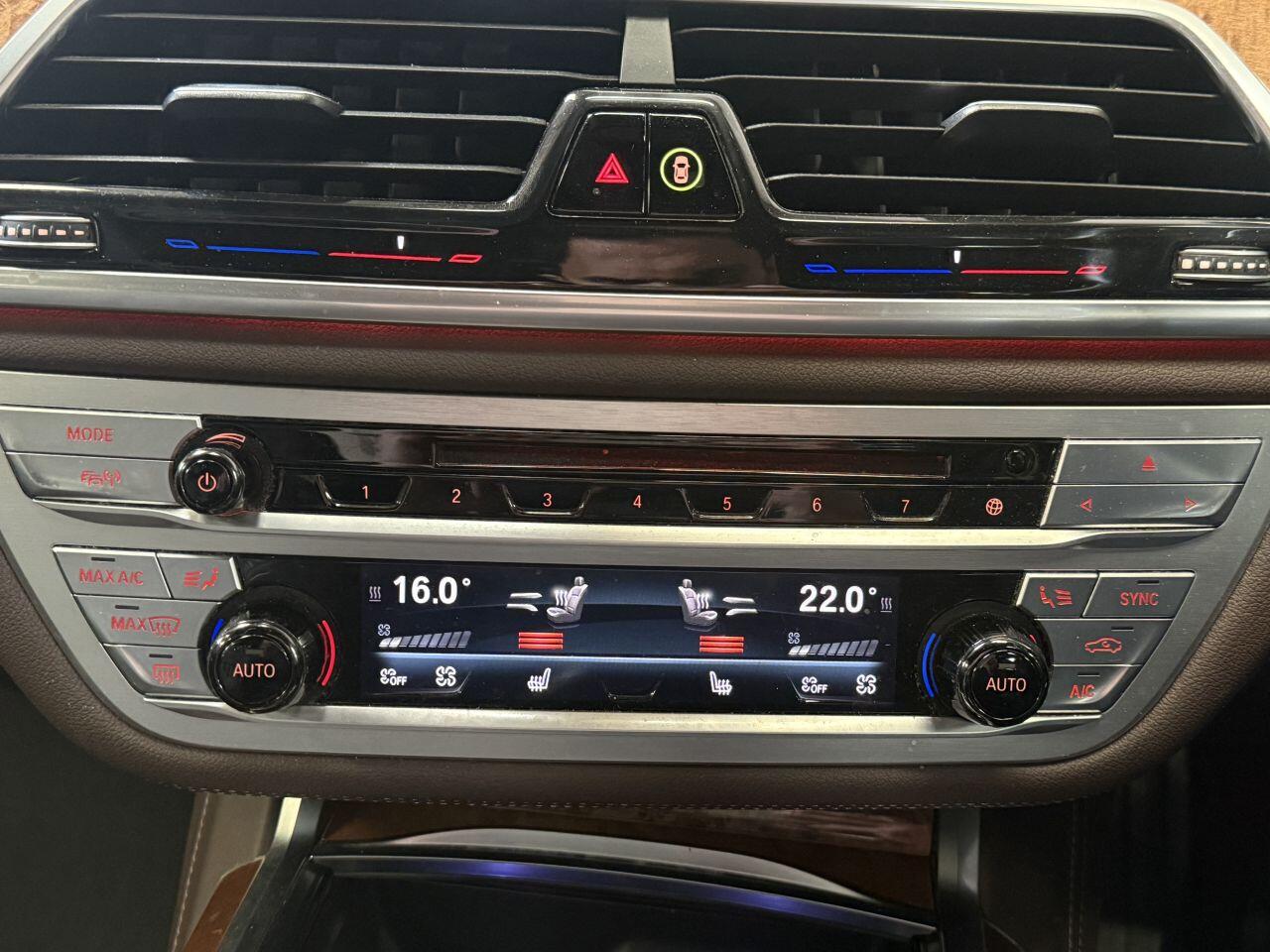 BMW 7 Series view 56