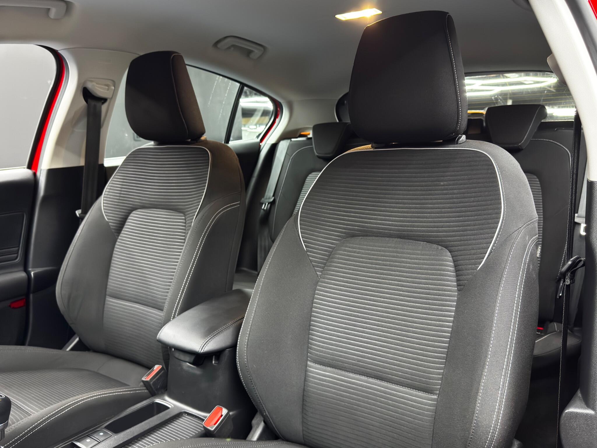 Ford Focus view 14