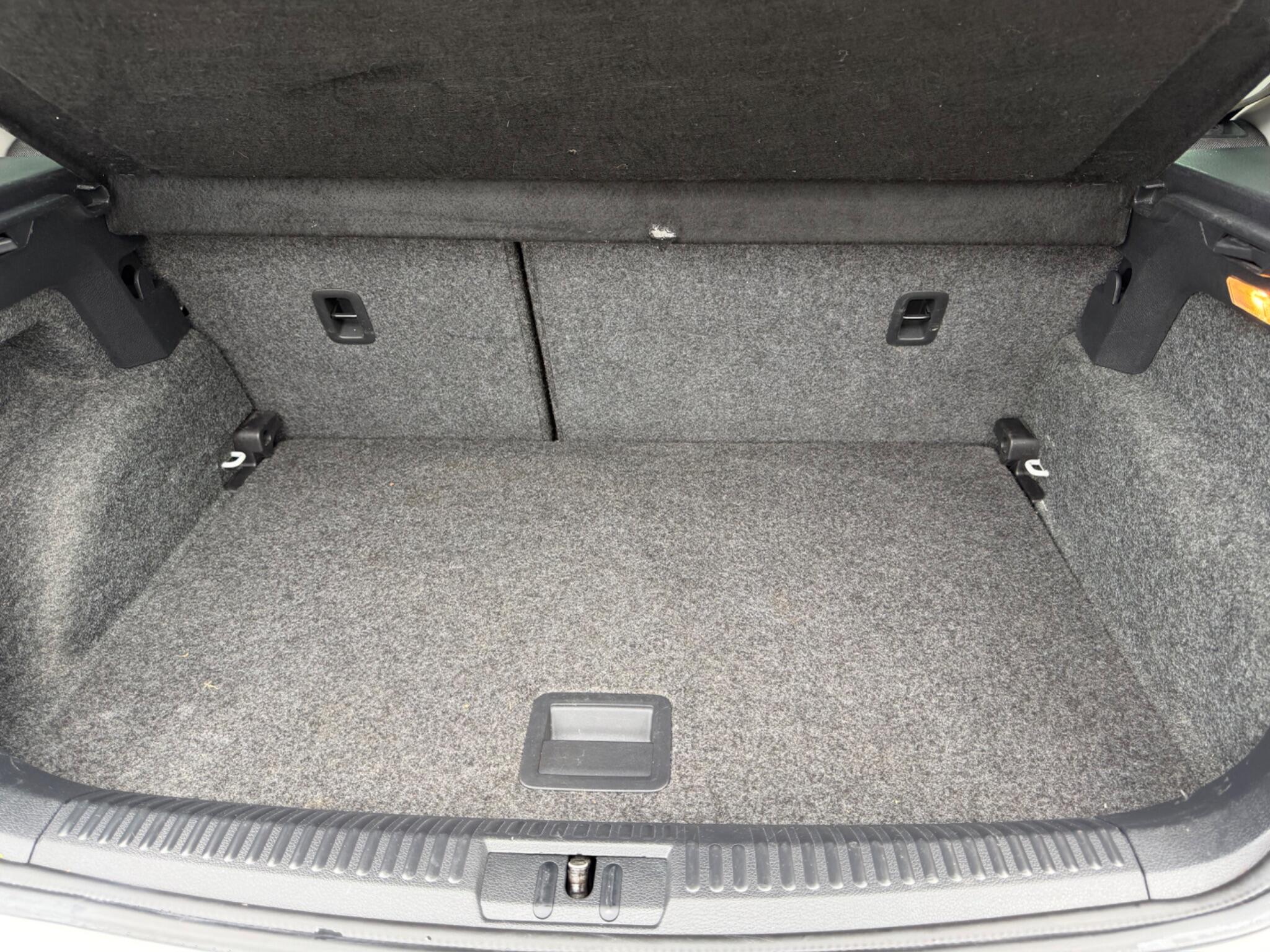 Volkswagen Polo view 32
