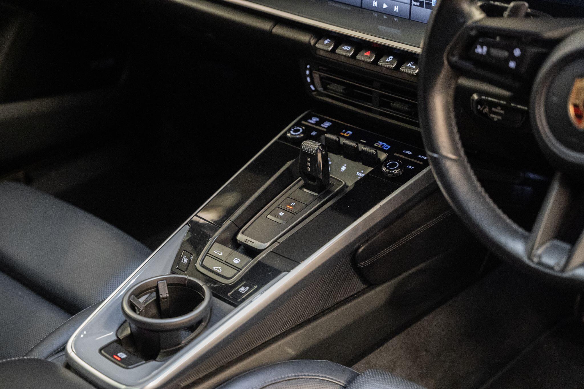 Porsche 911 view 21