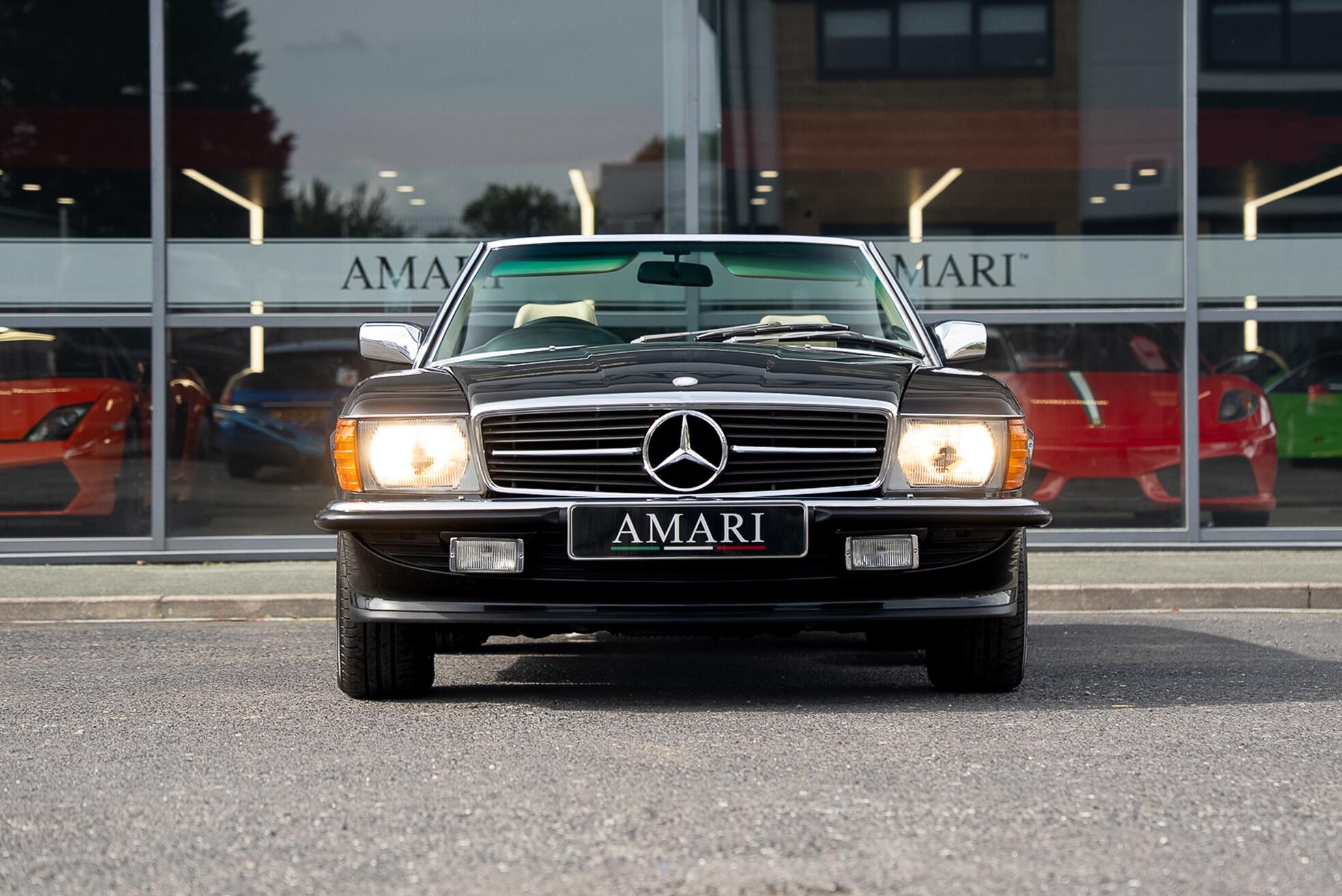 Mercedes-Benz 500 SL view 7
