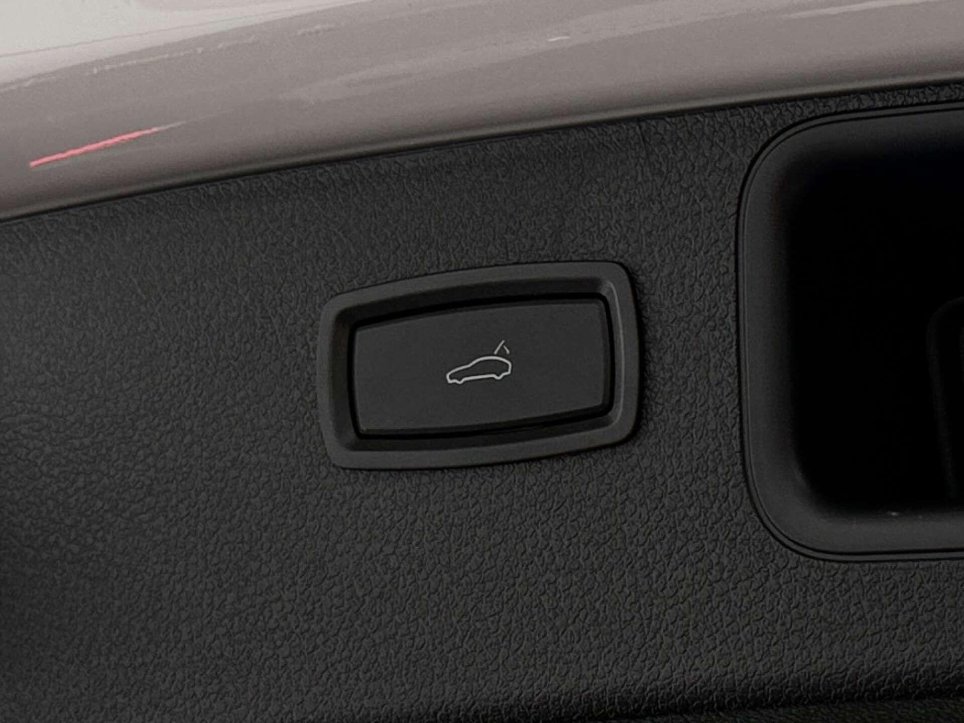 Porsche Macan view 33