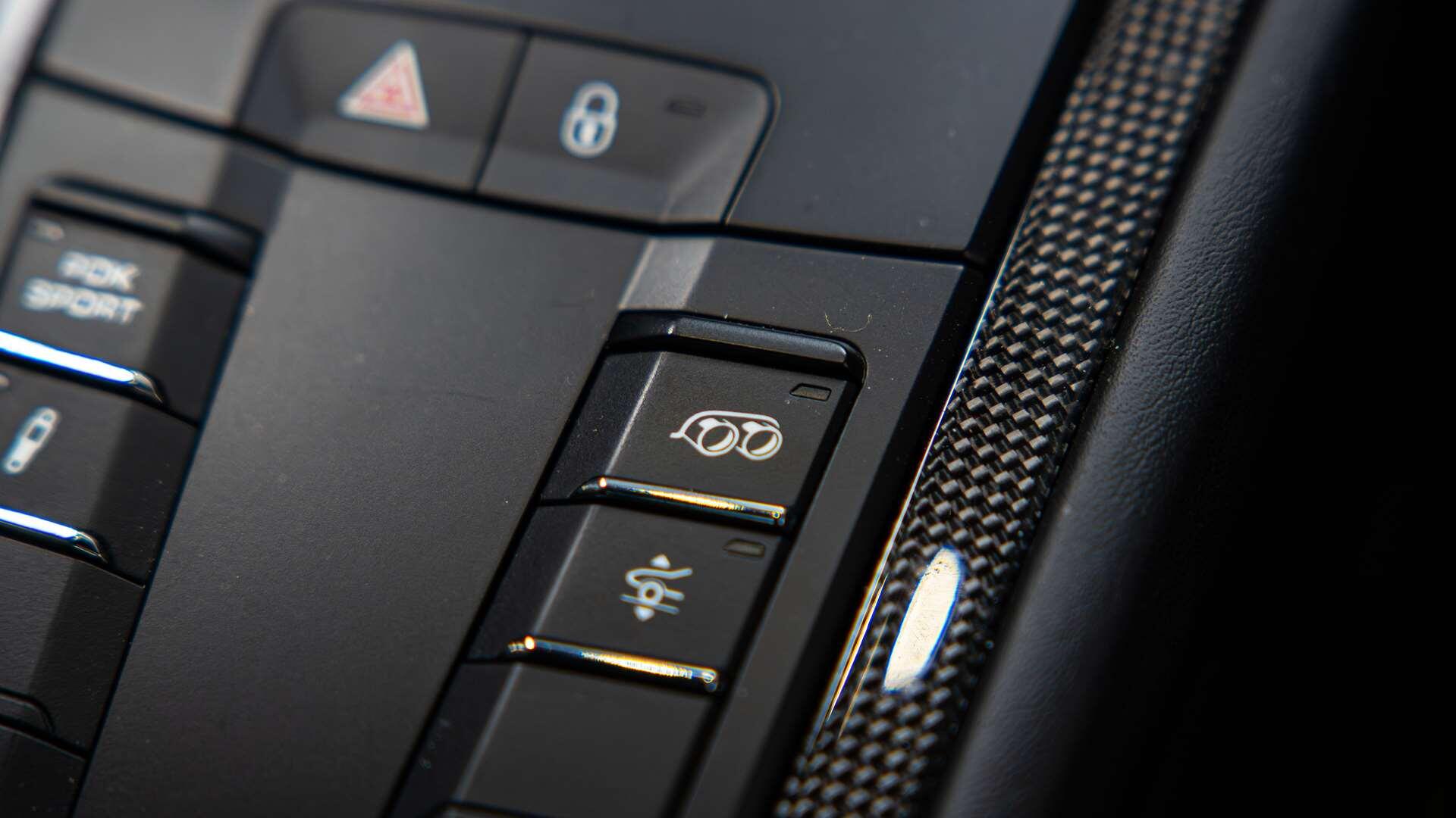 Porsche 911 view 16