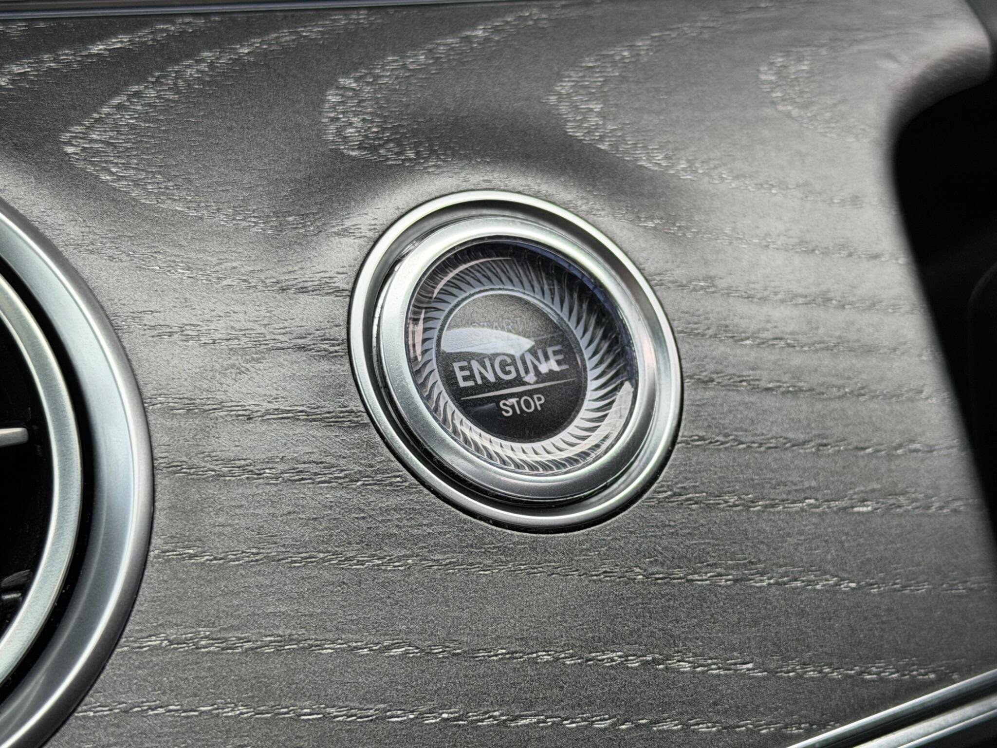 Mercedes-Benz E-Class view 52