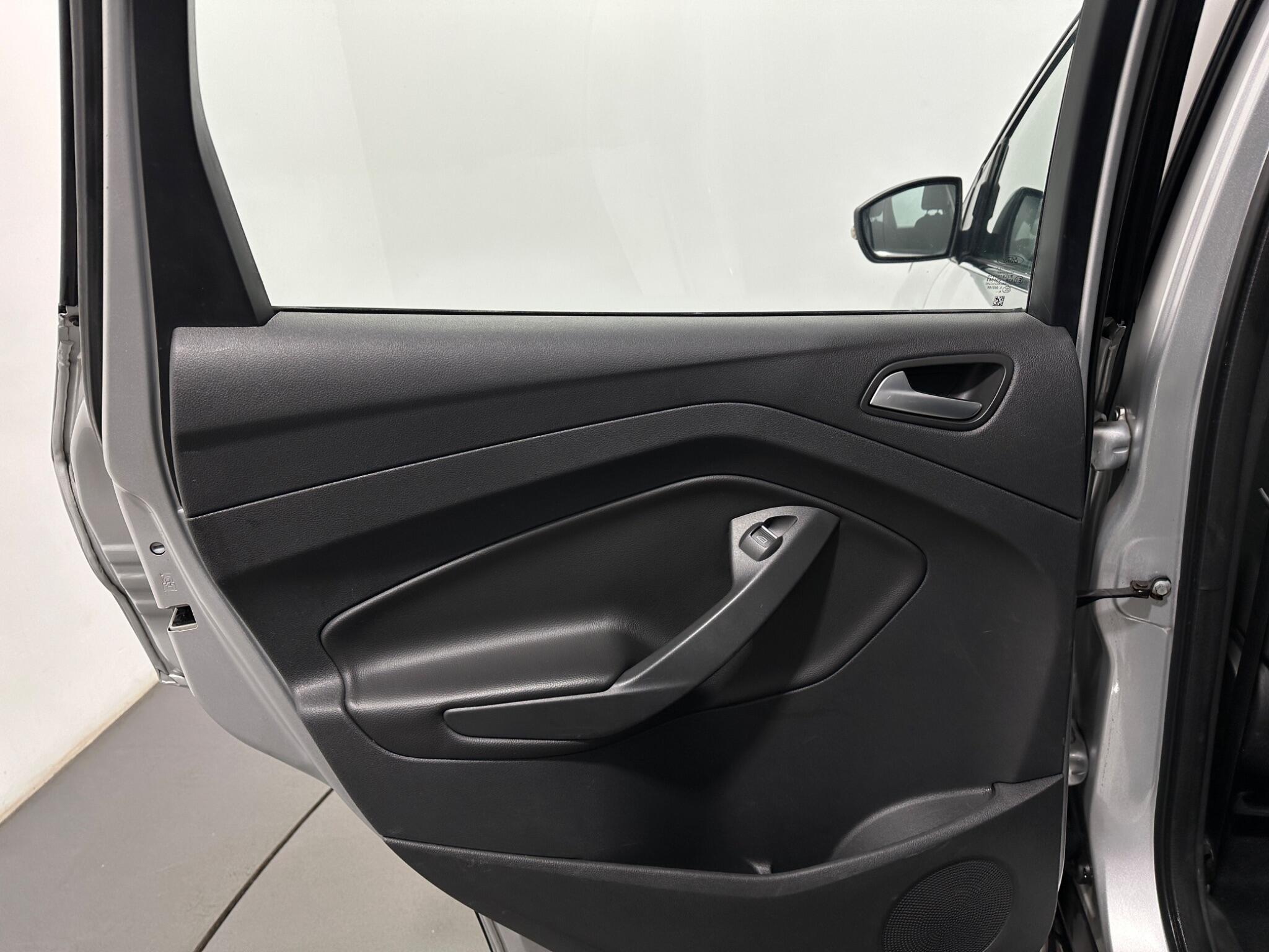 Ford Kuga view 39