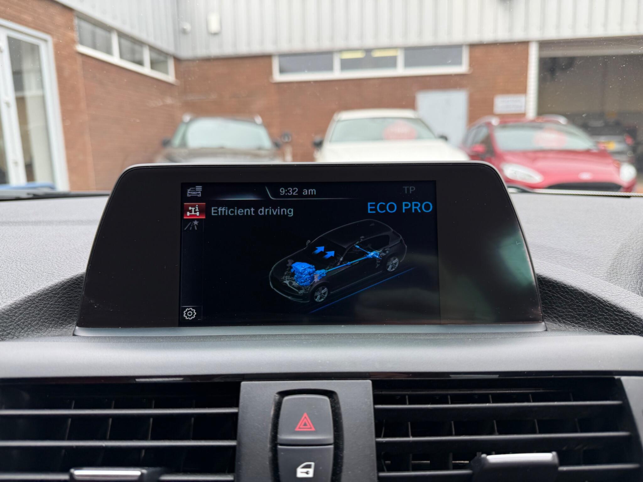 BMW 1 Series view 92