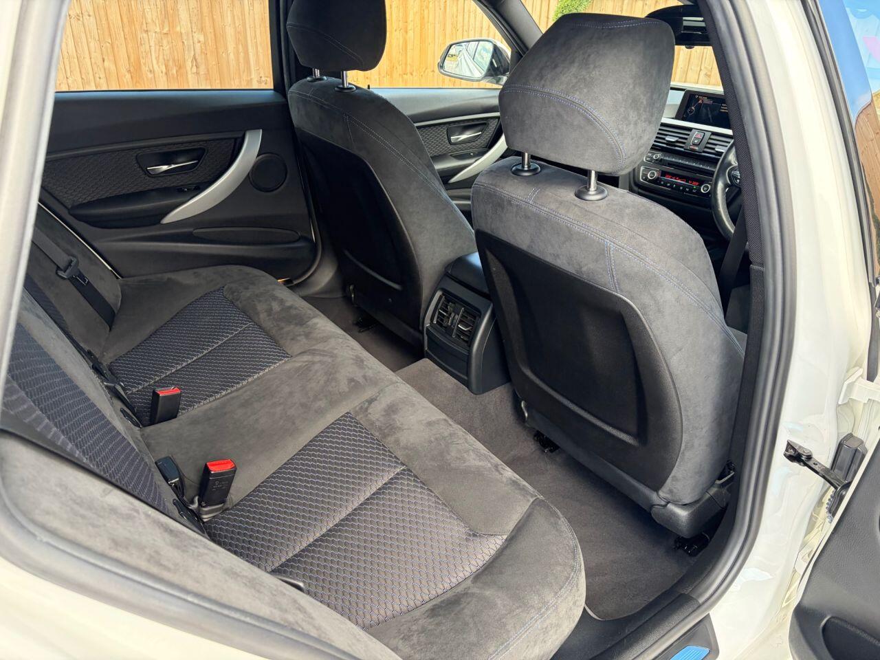 BMW 3 Series view 26