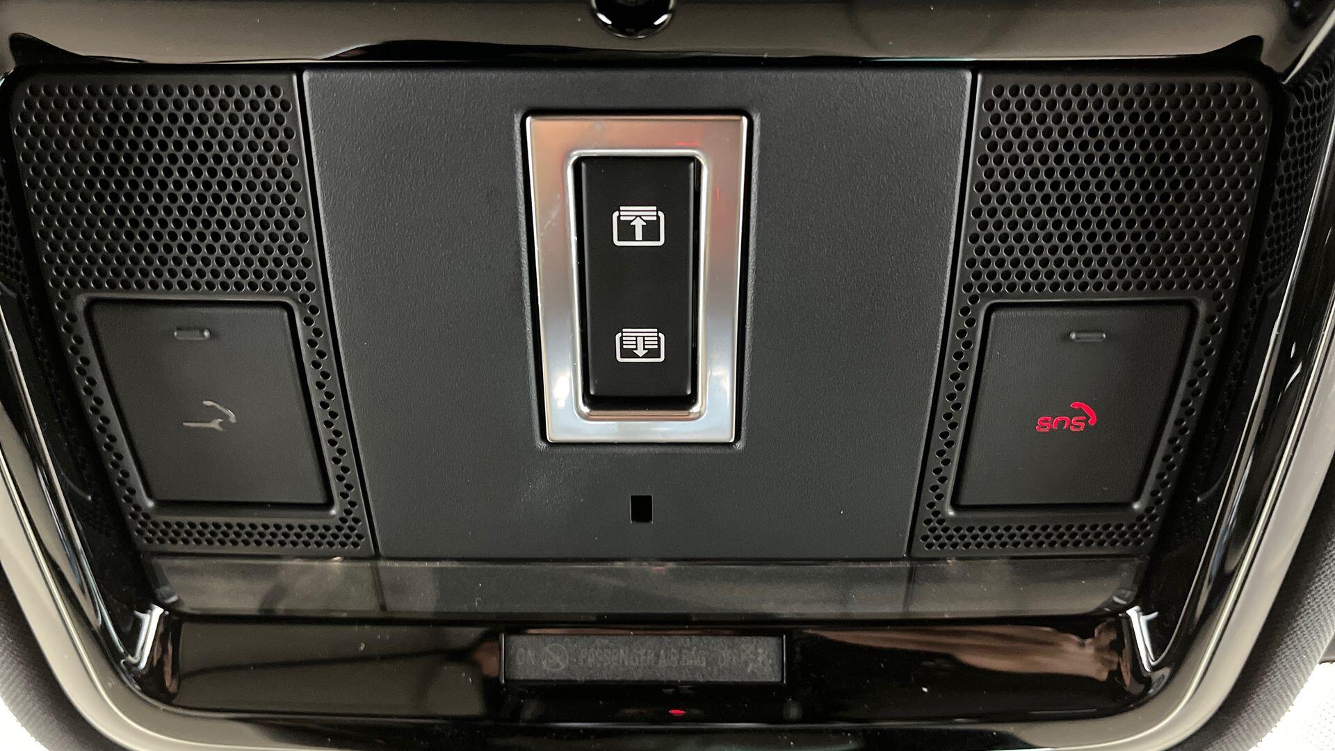 Land Rover Range Rover Velar view 23