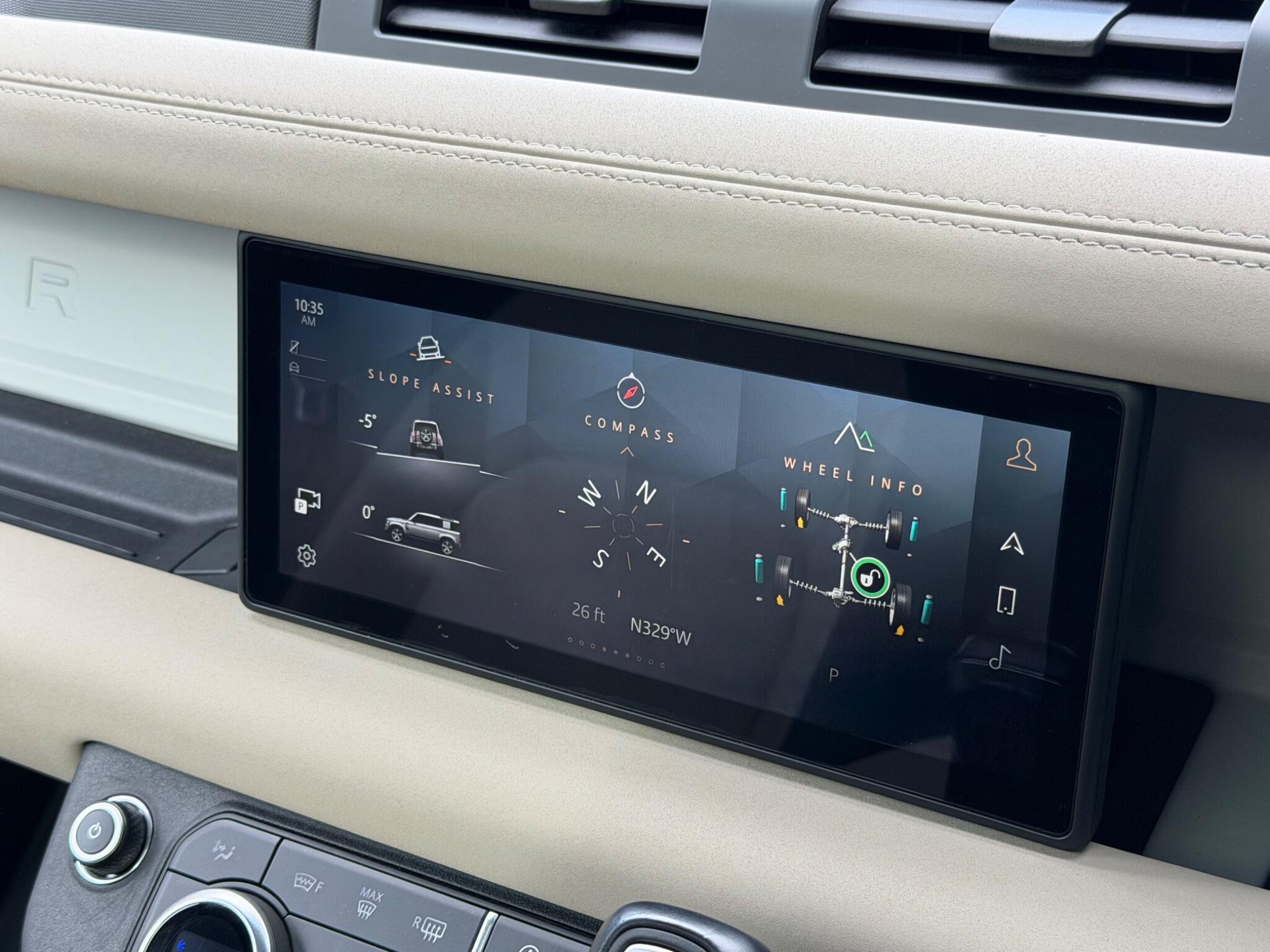 Land Rover Defender 110 view 26