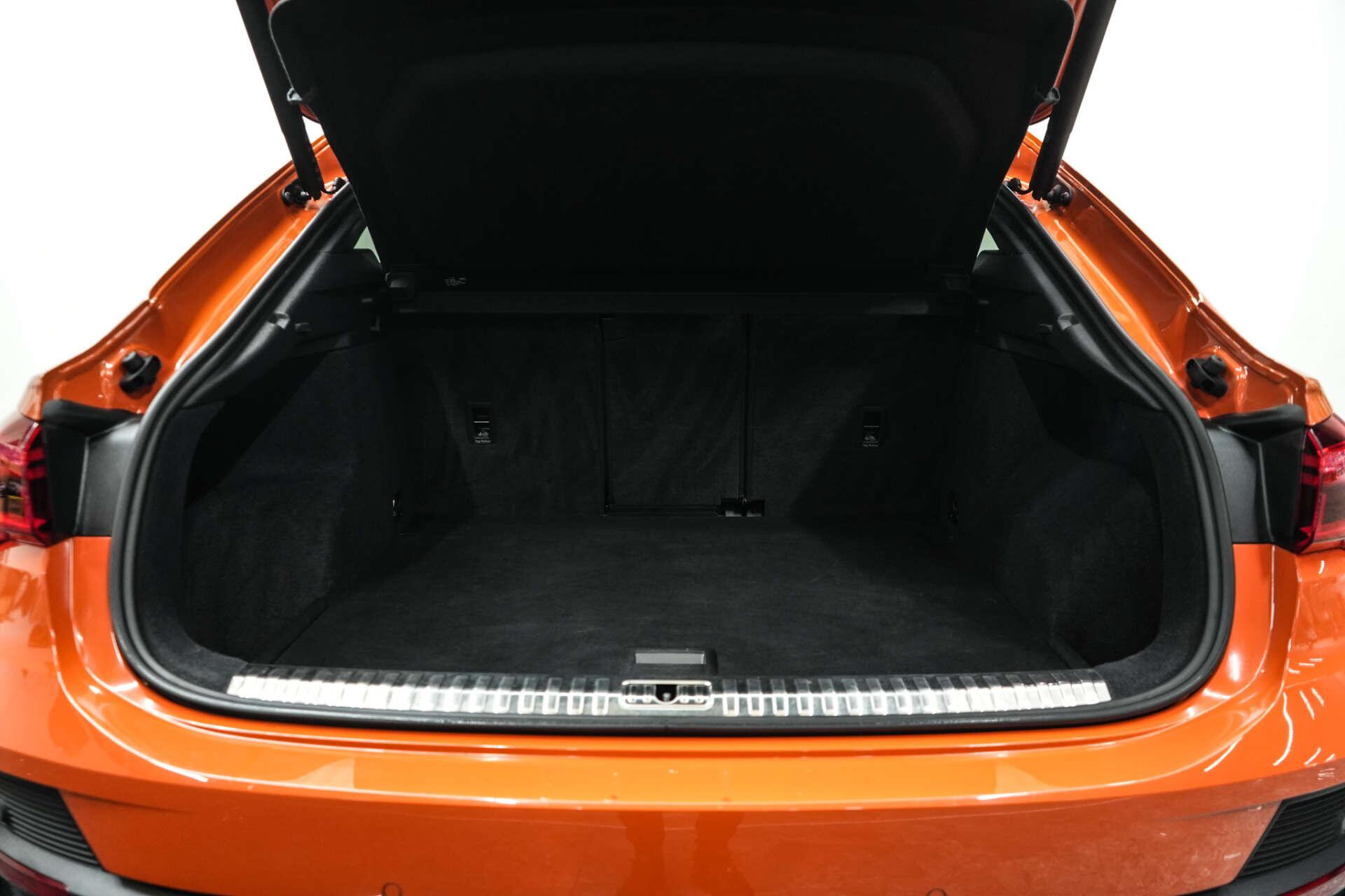 Audi Q3 view 13