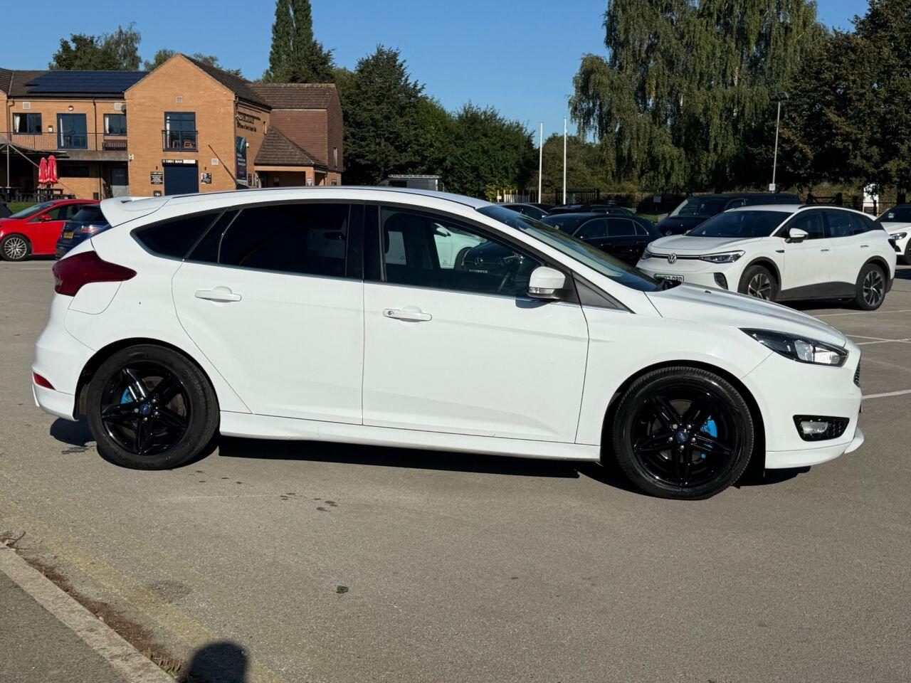 Ford Focus view 19