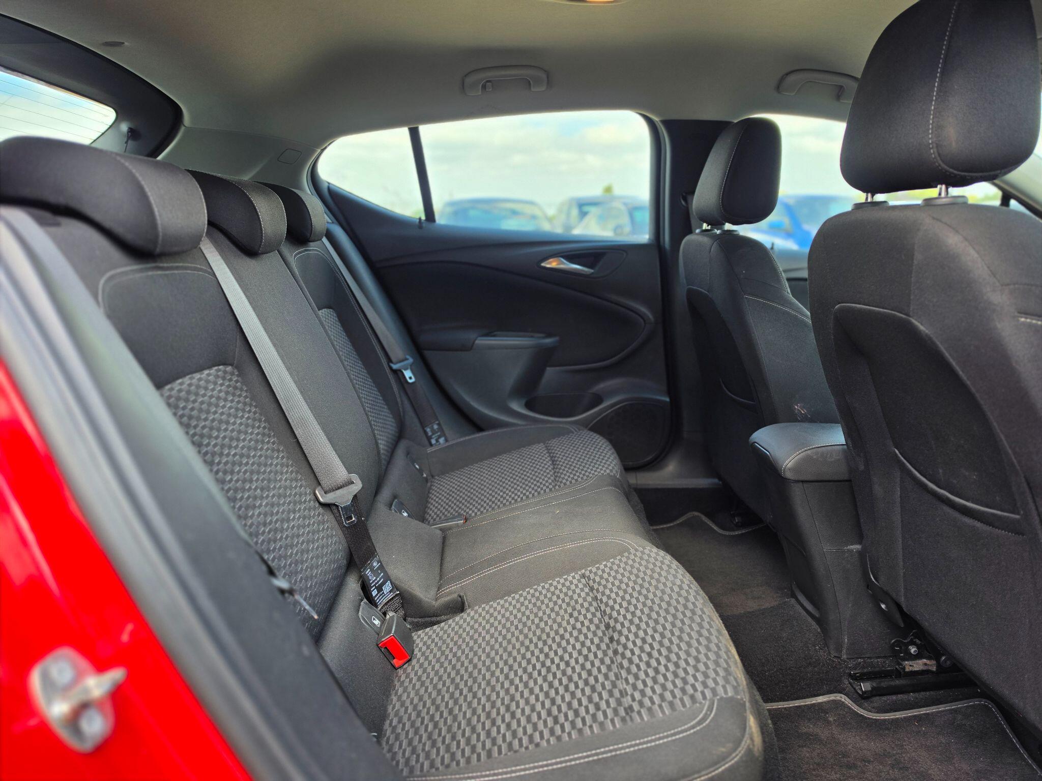 Vauxhall Astra view 9