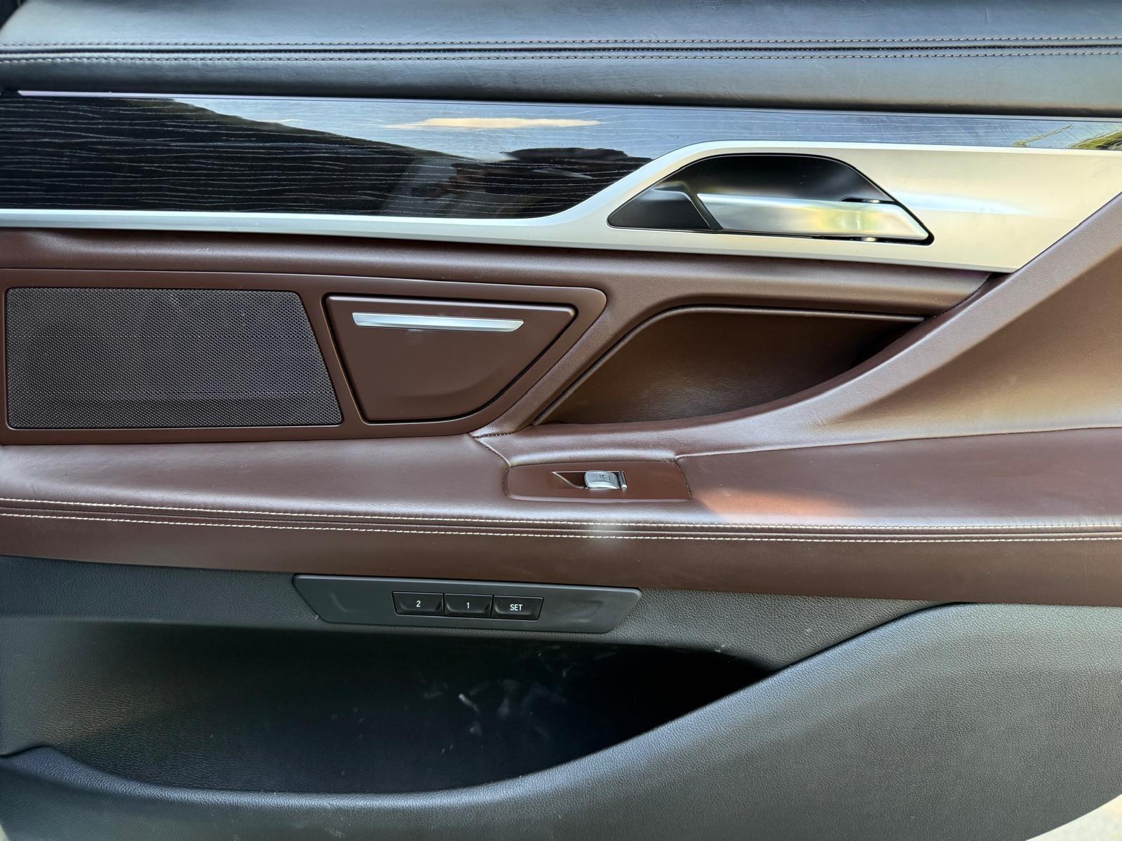 BMW 7 Series view 44