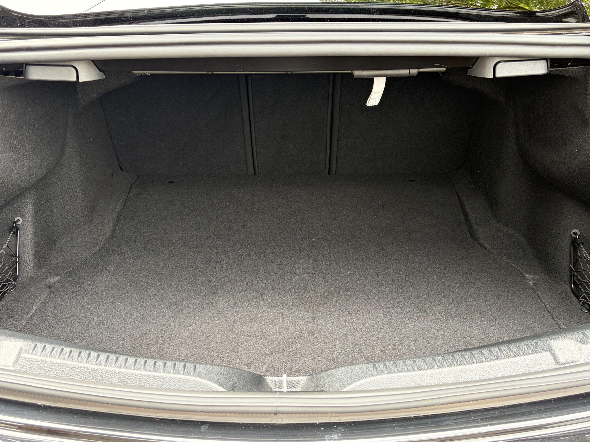 Mercedes-Benz E-Class view 33