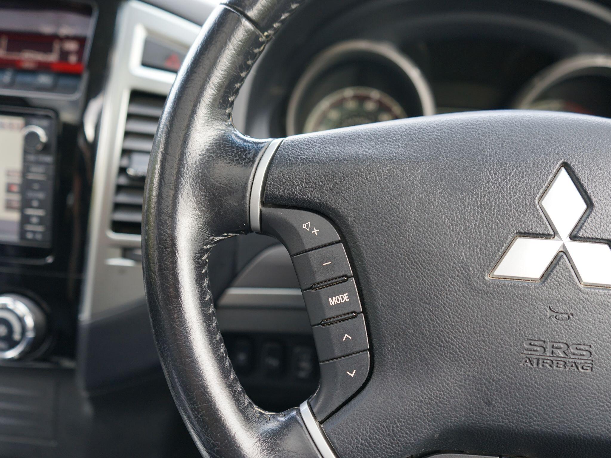 Mitsubishi Shogun view 30