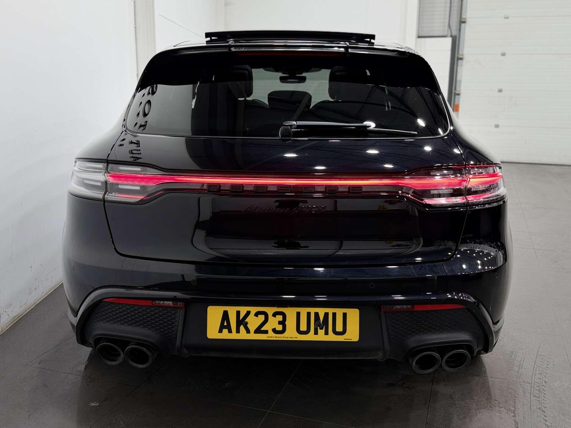 Porsche Macan view 7