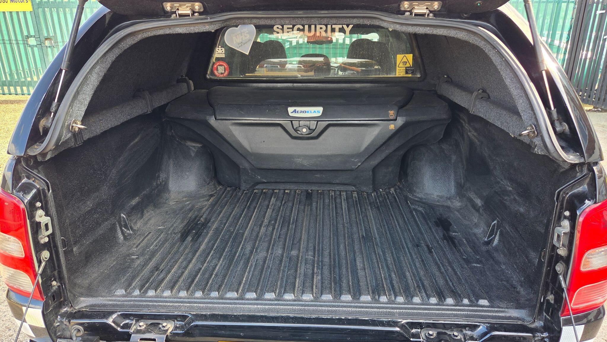Mitsubishi L200 view 25