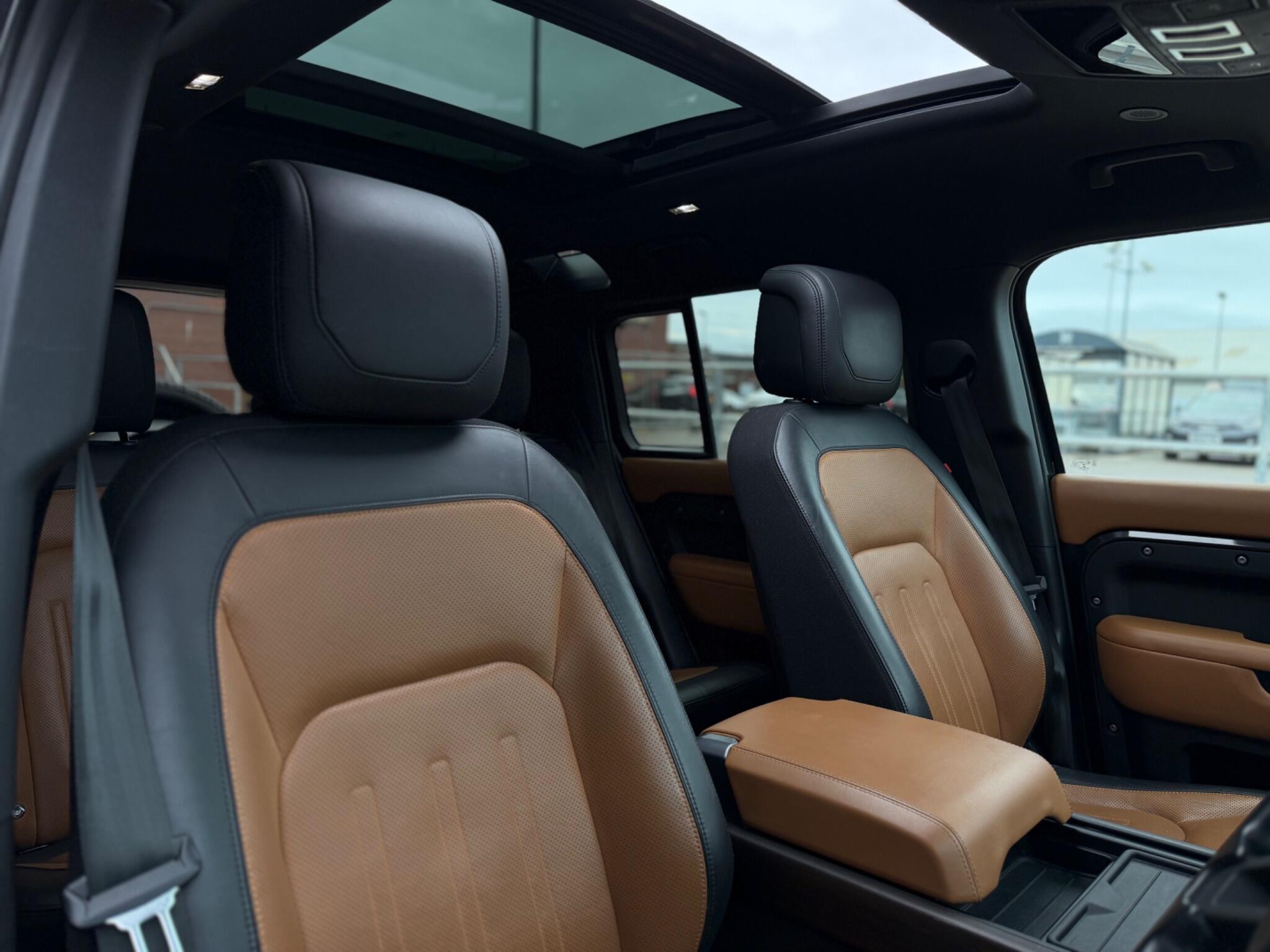 Land Rover Defender view 19