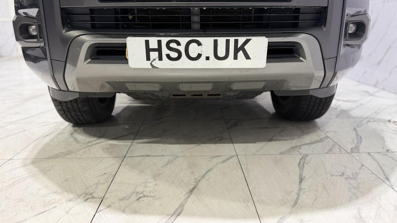 Toyota Hilux view 38