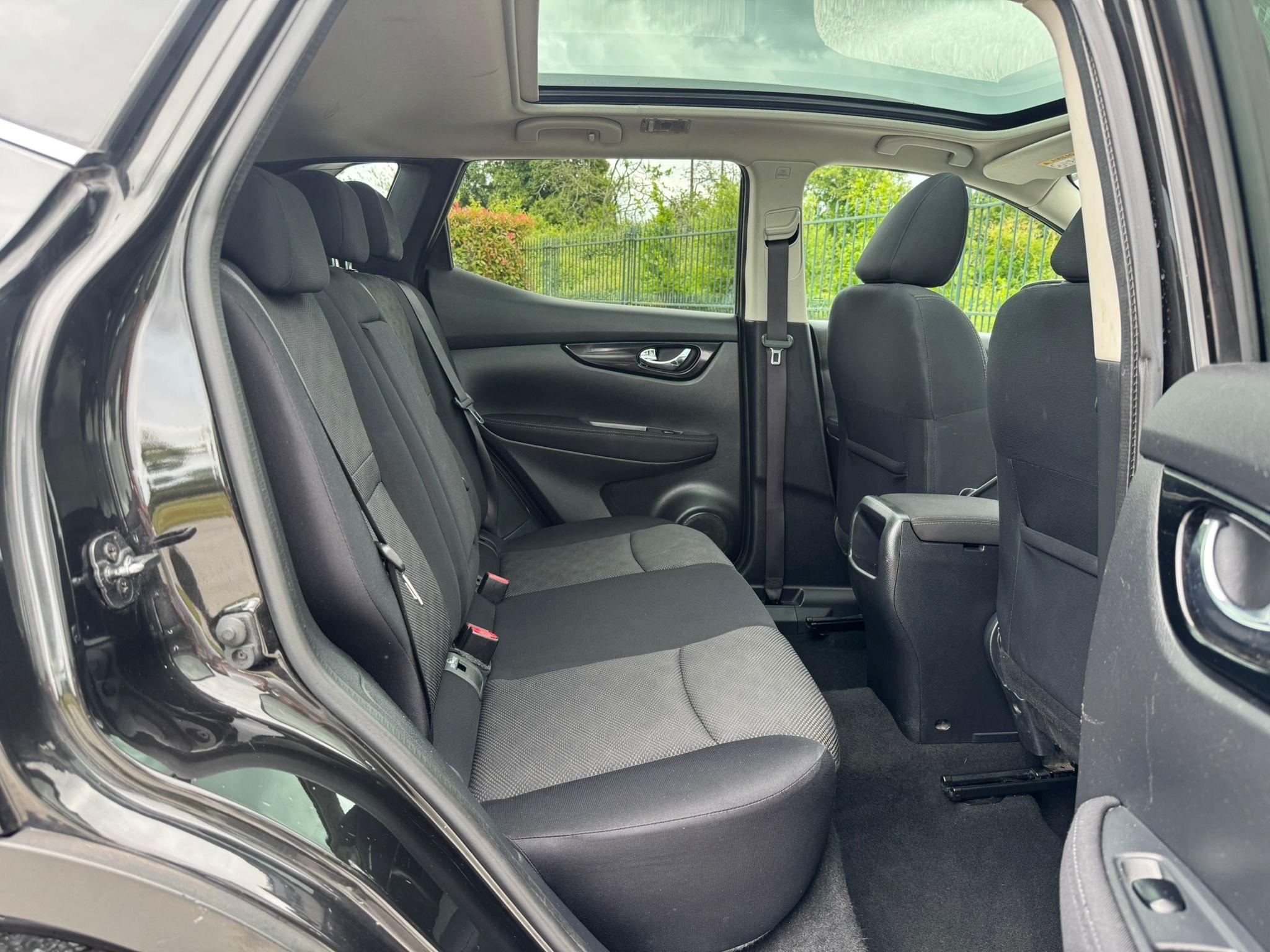 2015 Nissan Qashqai image 30