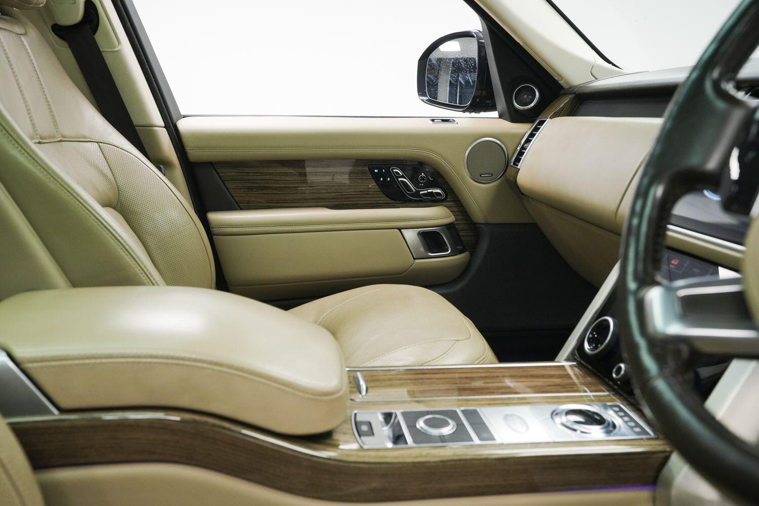 Land Rover Range Rover view 20