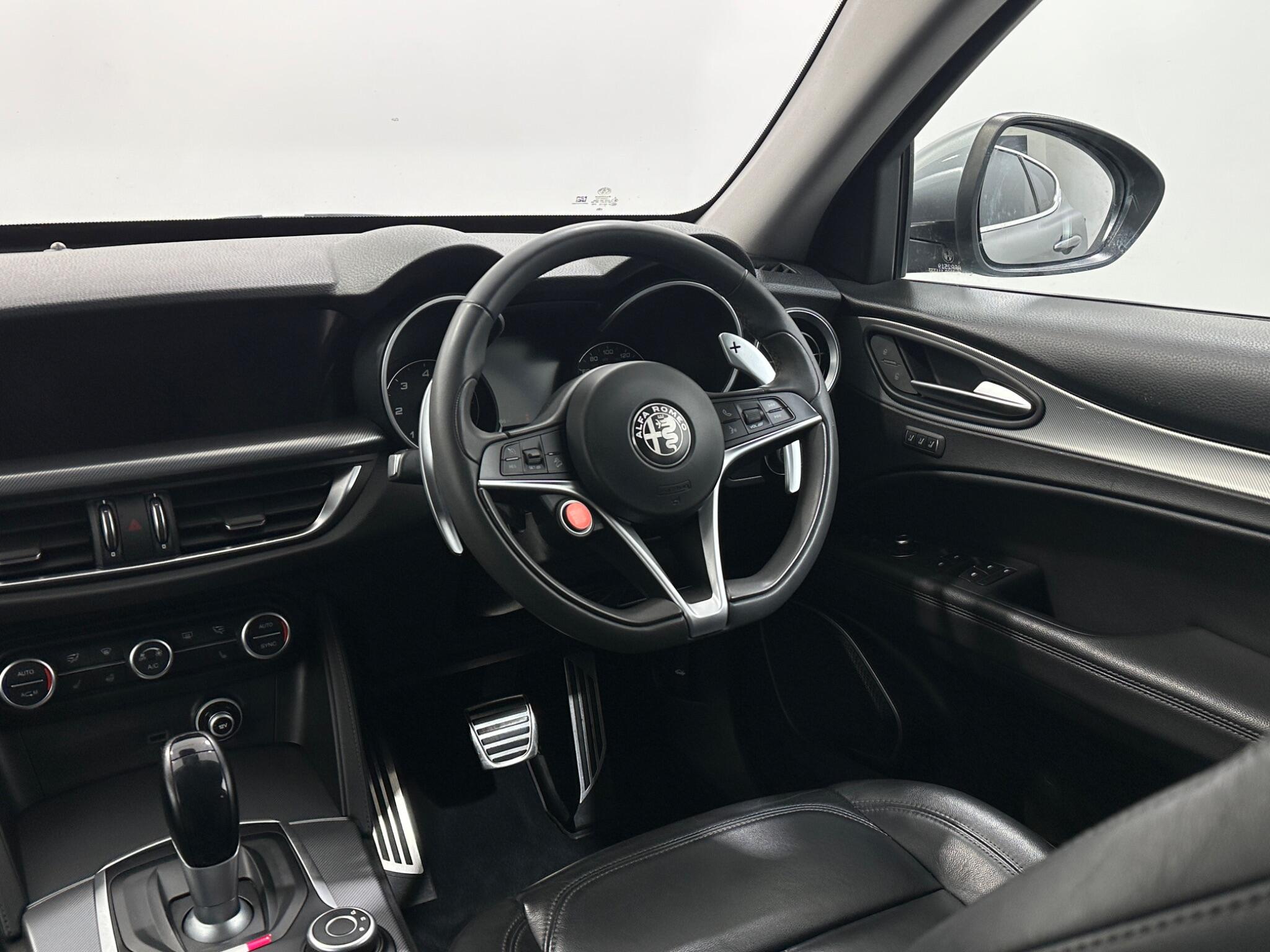 Alfa Romeo Stelvio view 10