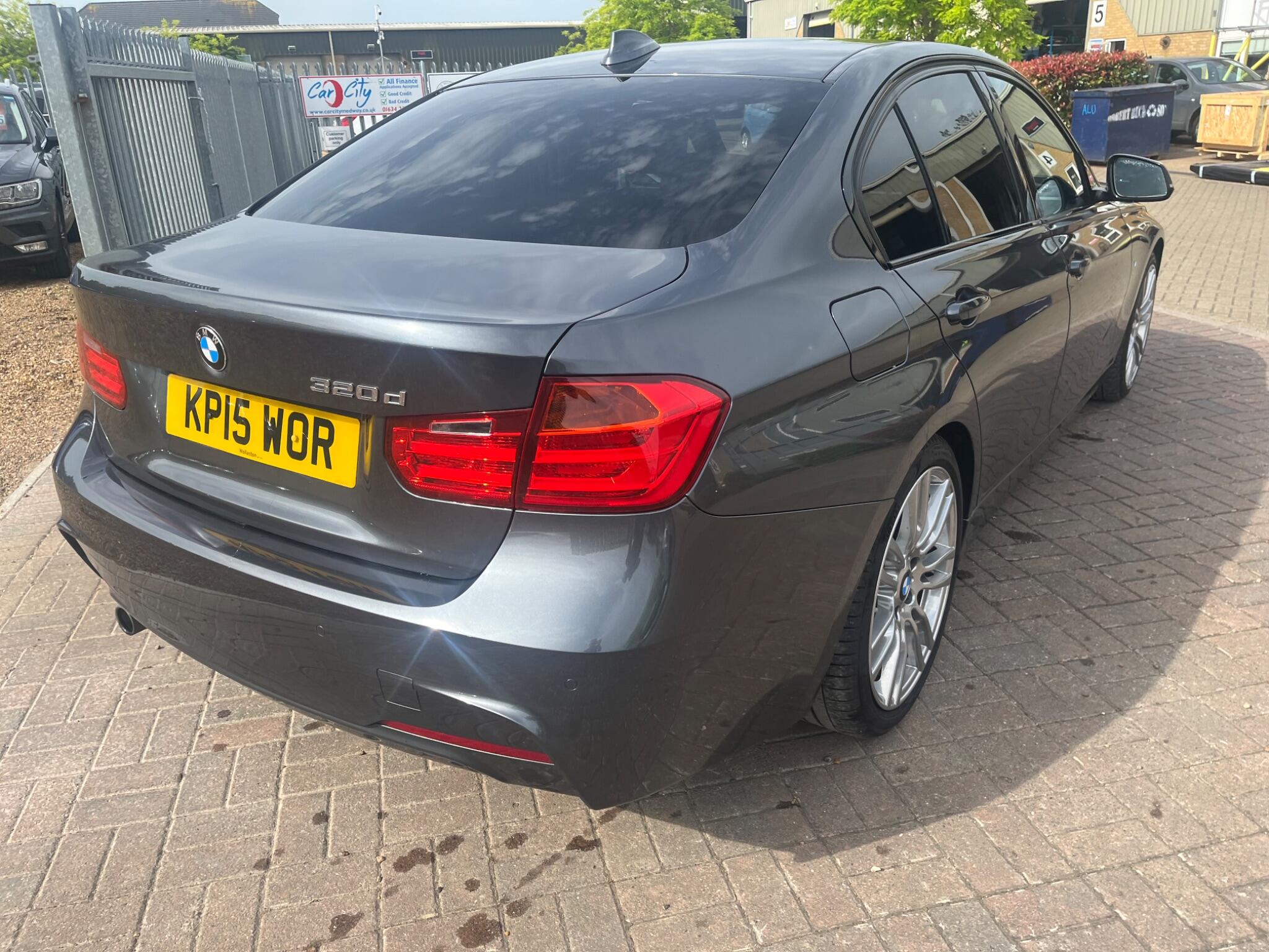 BMW 3 Series view 18