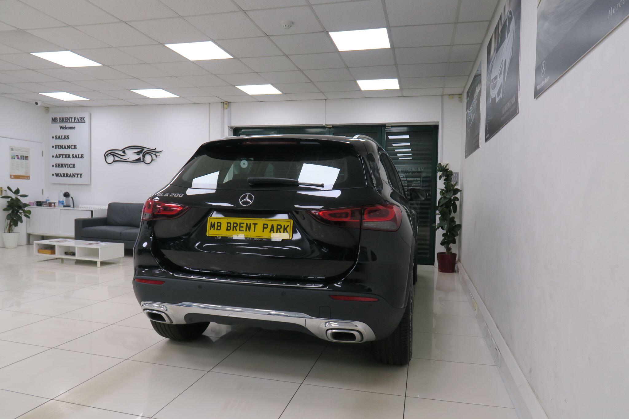 Mercedes-Benz GLA view 7