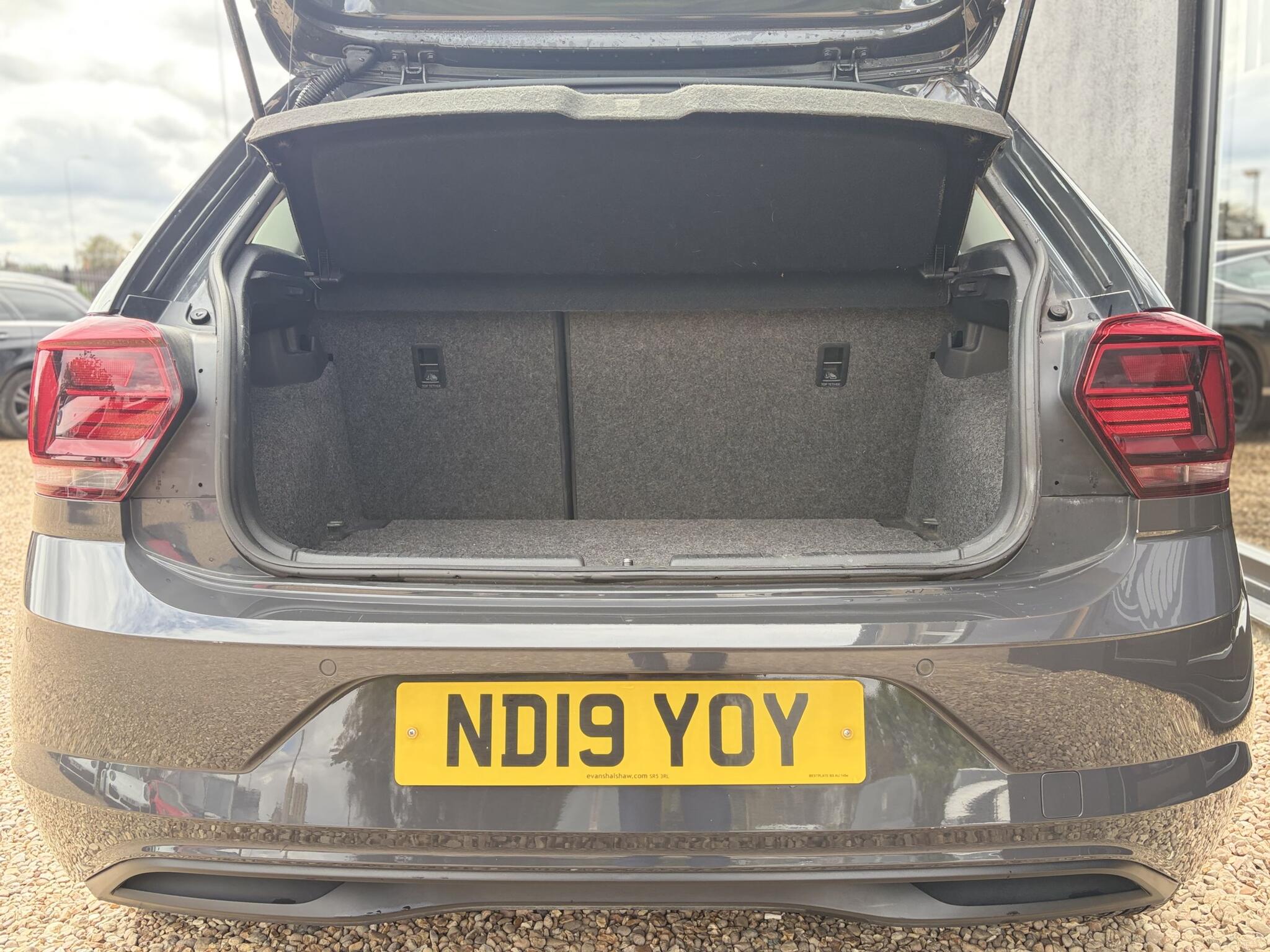 Volkswagen Polo view 21