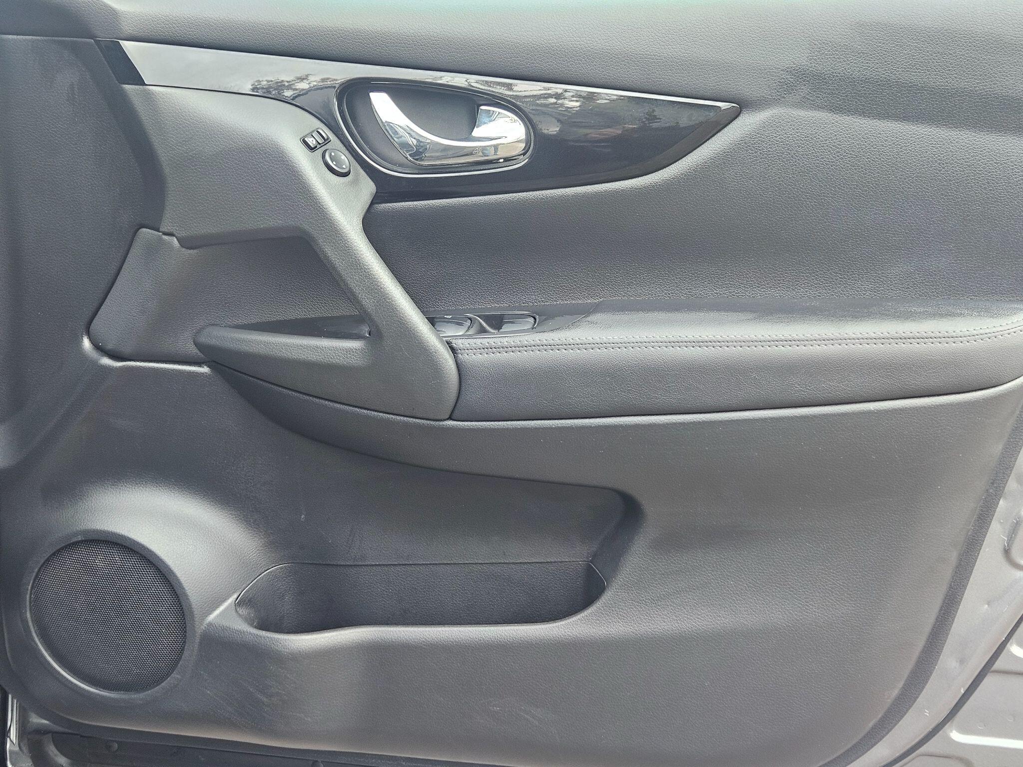 2017 Nissan Qashqai image 39