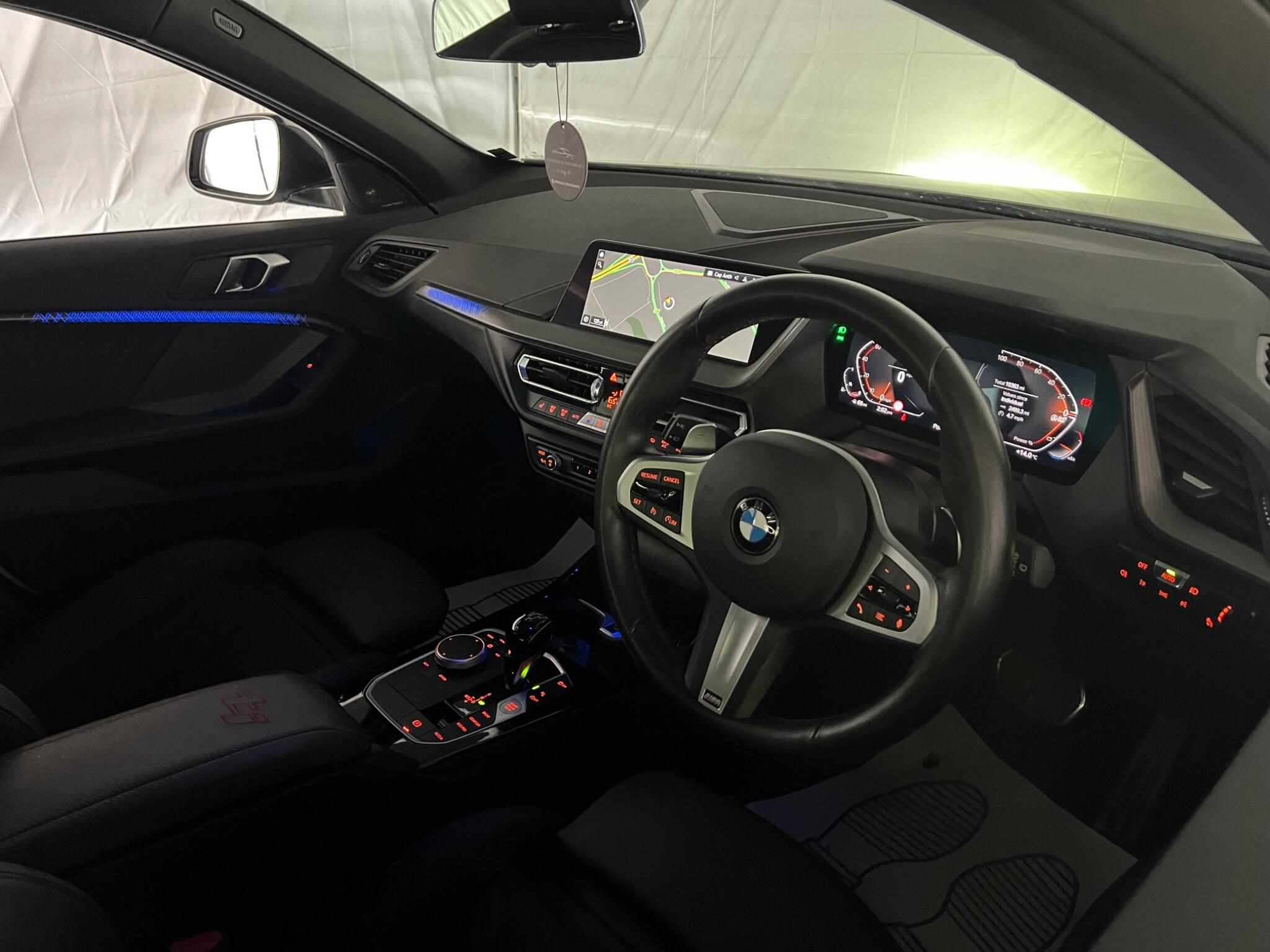 BMW 1 Series view 18