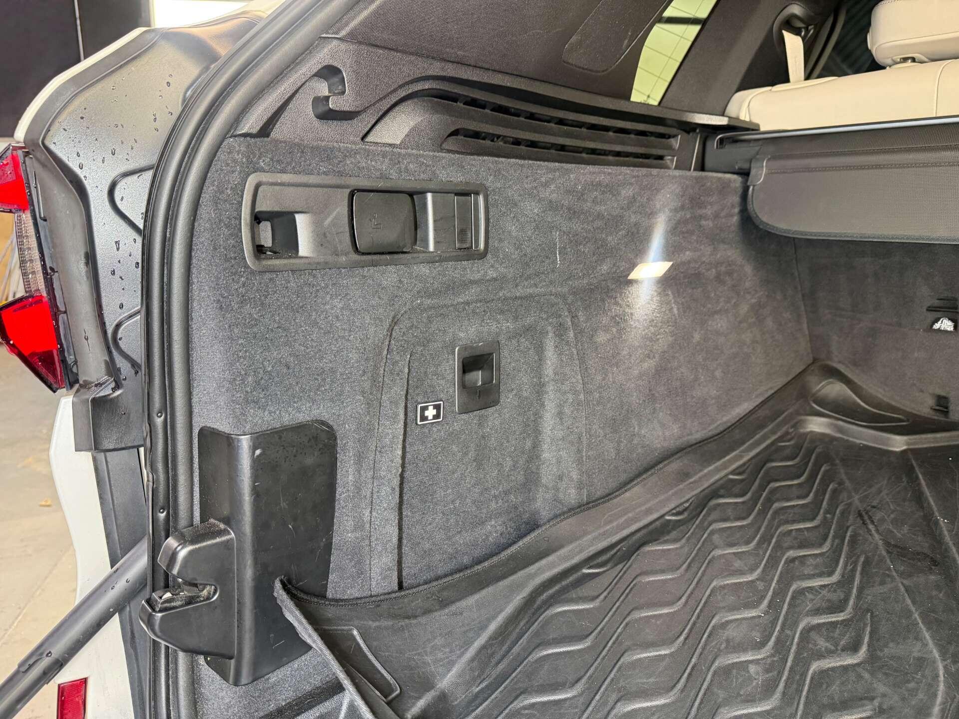 BMW X5 view 20
