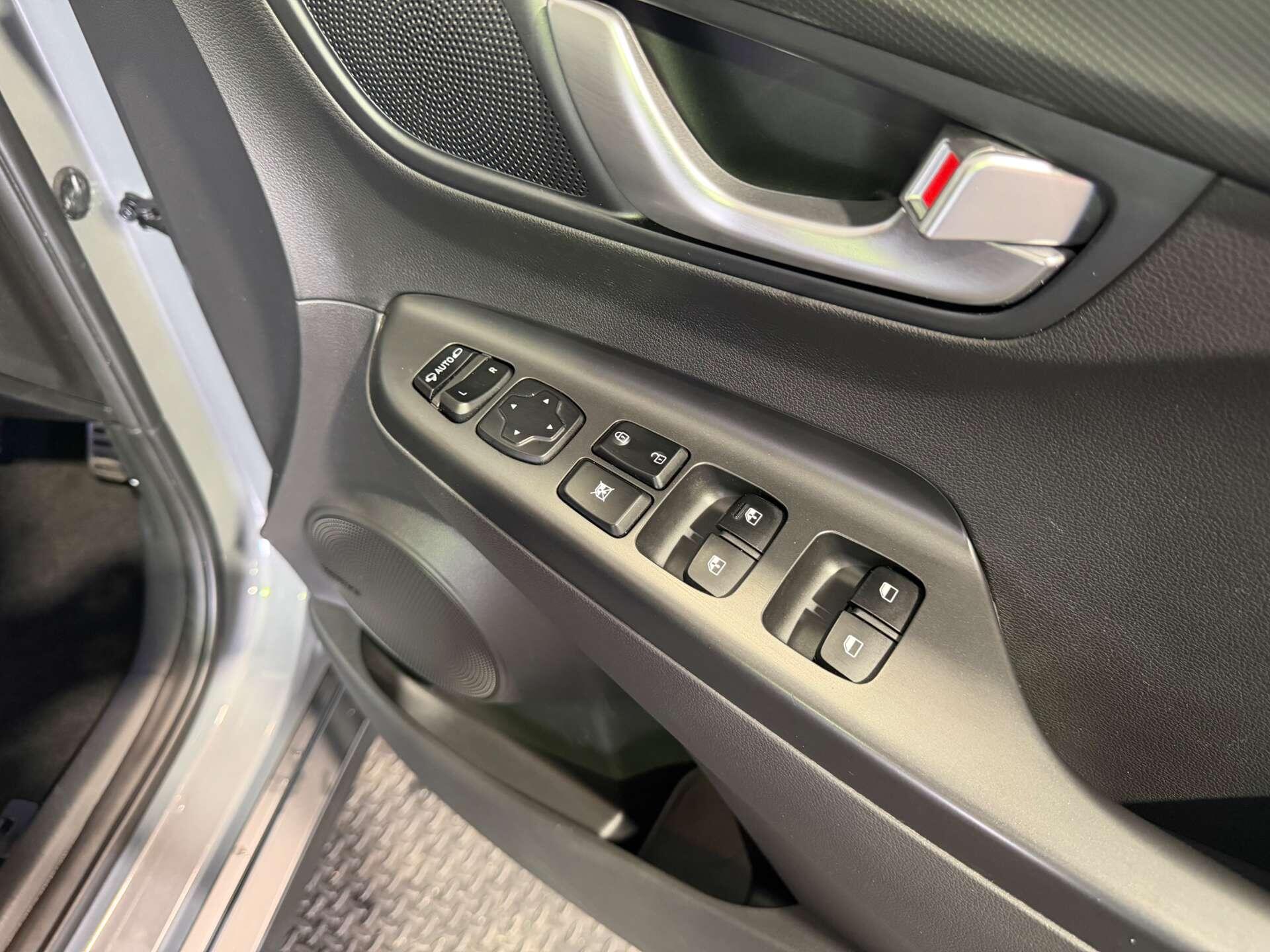 Hyundai Kona view 25